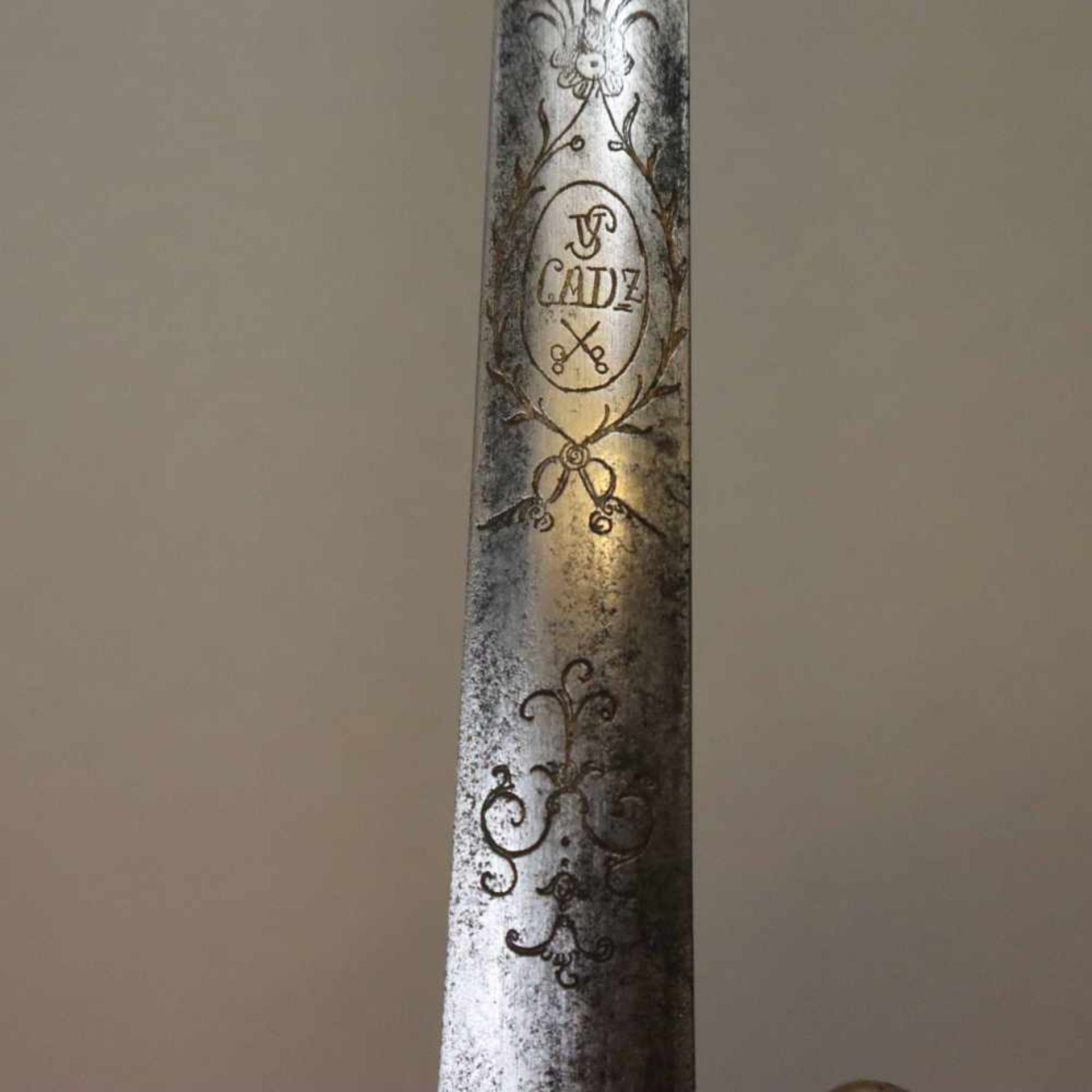 Degen - Spanien, zweischneidige Eisen-Klinge mit rautenförmigem Querschnitt, Messinggriff mit Bügel, - Bild 5 aus 7