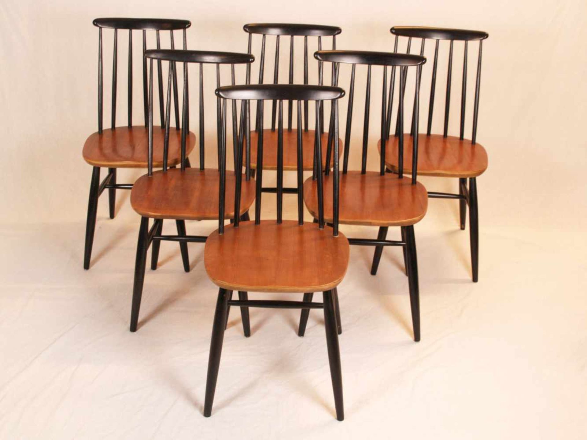 Sechs'Fanett'-Stühle von Ilmari Tapiovaara - um 1960, 'Tapiovaara Design/Finnland', Holz, Gestell