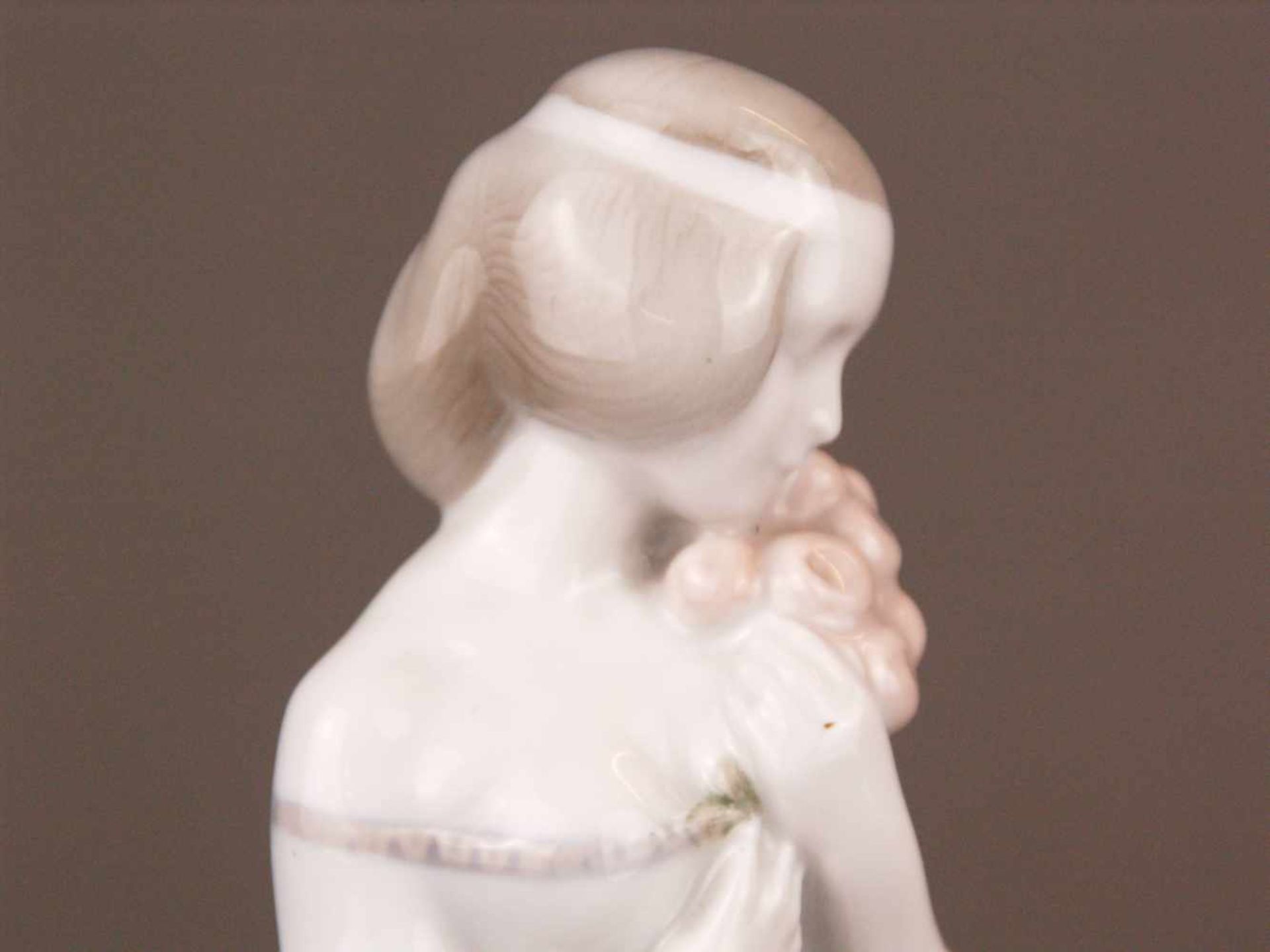 Jugendstil-Figur "Rosenmädchen"- Rosenthal, Kunstabteilung Selb, Entwurf A. Caasmann (1886 - 1968) - Bild 5 aus 7