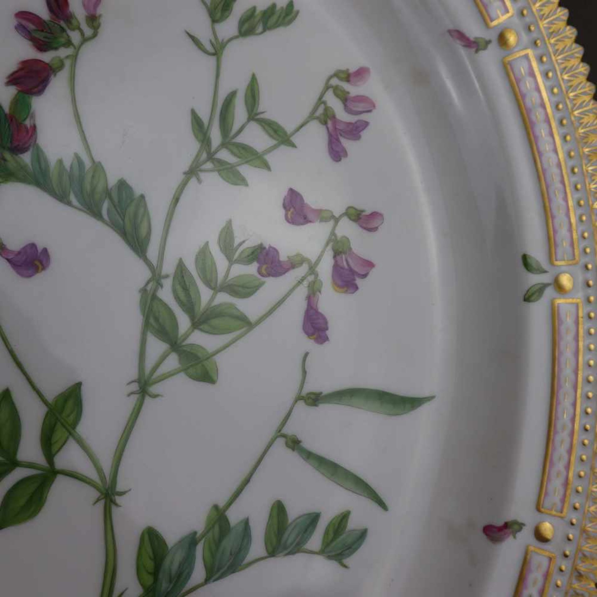 "Flora Danica"-Platte - Royal Copenhagen, Dänemark, bemalt mit Pflanzenmotiv, aufwändig - Bild 4 aus 12