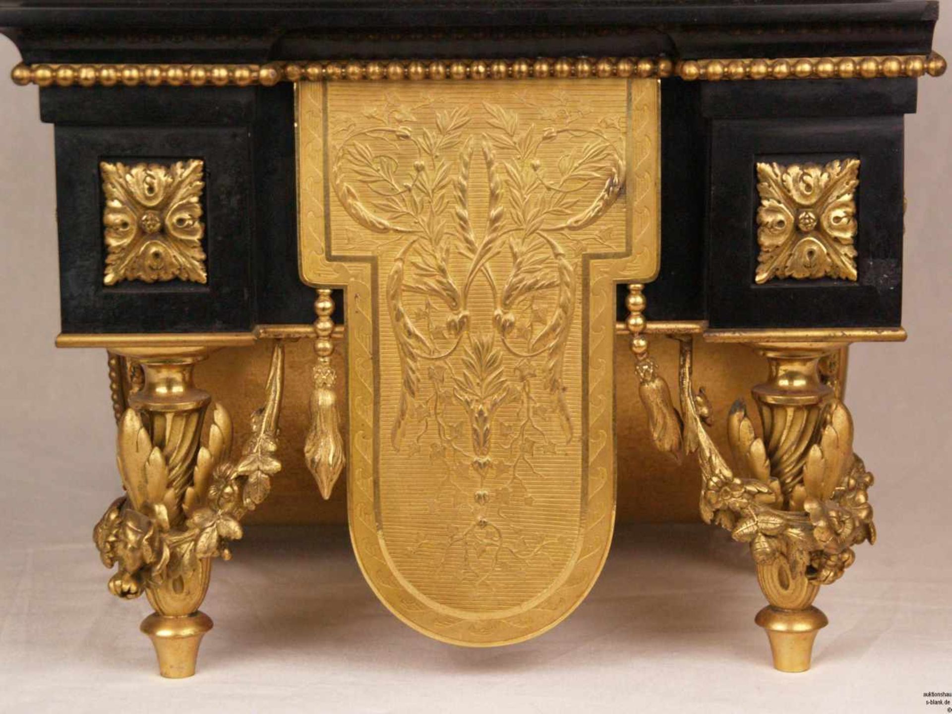 Napoleon III-Kaminuhr mit Vasenaufsatz - Frankreich 2.Hälfte 19.Jahrhundert, 2-tlg, Marmor Noir/ - Bild 15 aus 22