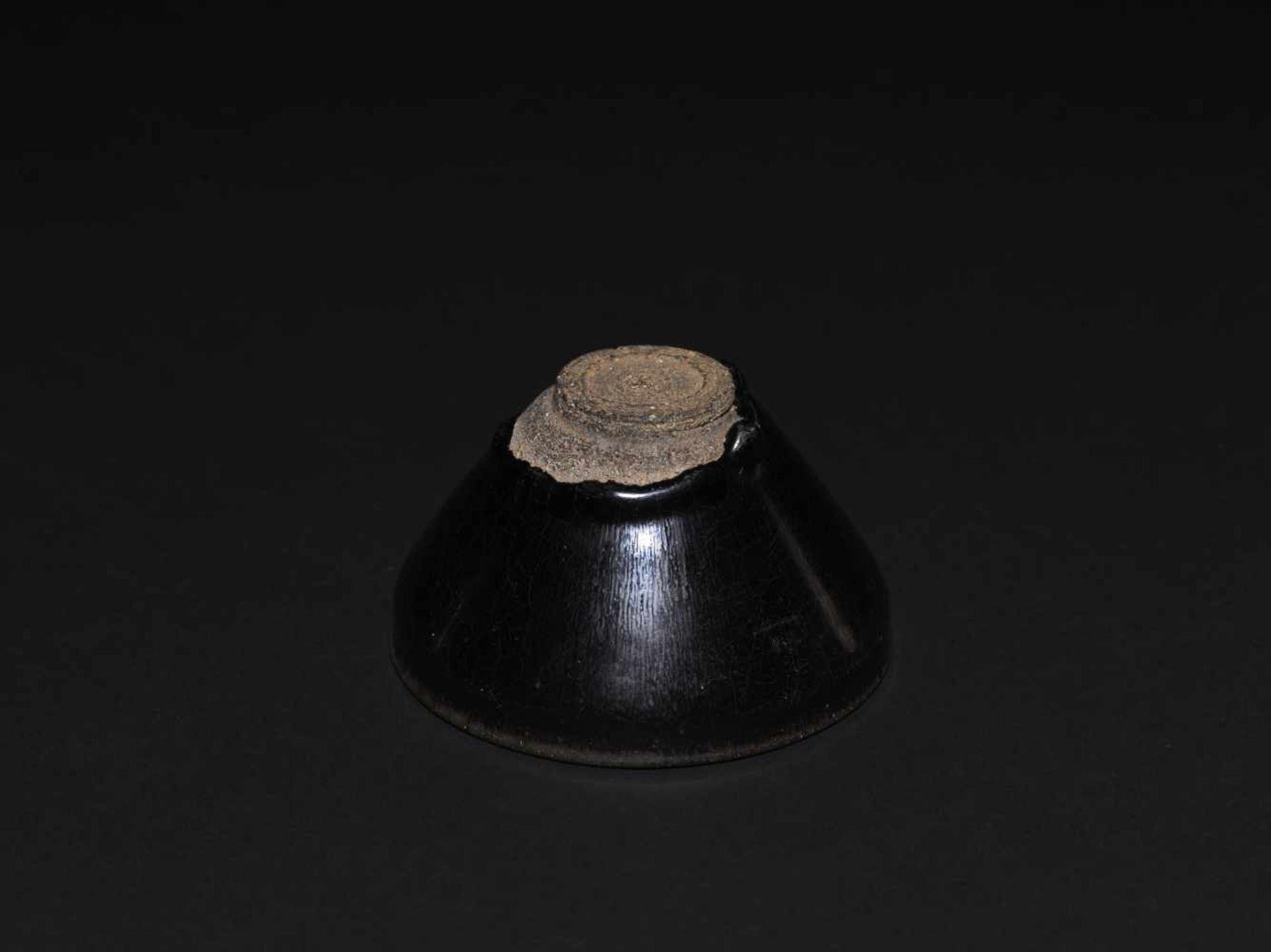 „Jian“-Schale mit „Hasenfell-Glasur“ – China, Jin dynasty (1115–1234), Steinzeug mit dicker - Bild 3 aus 3