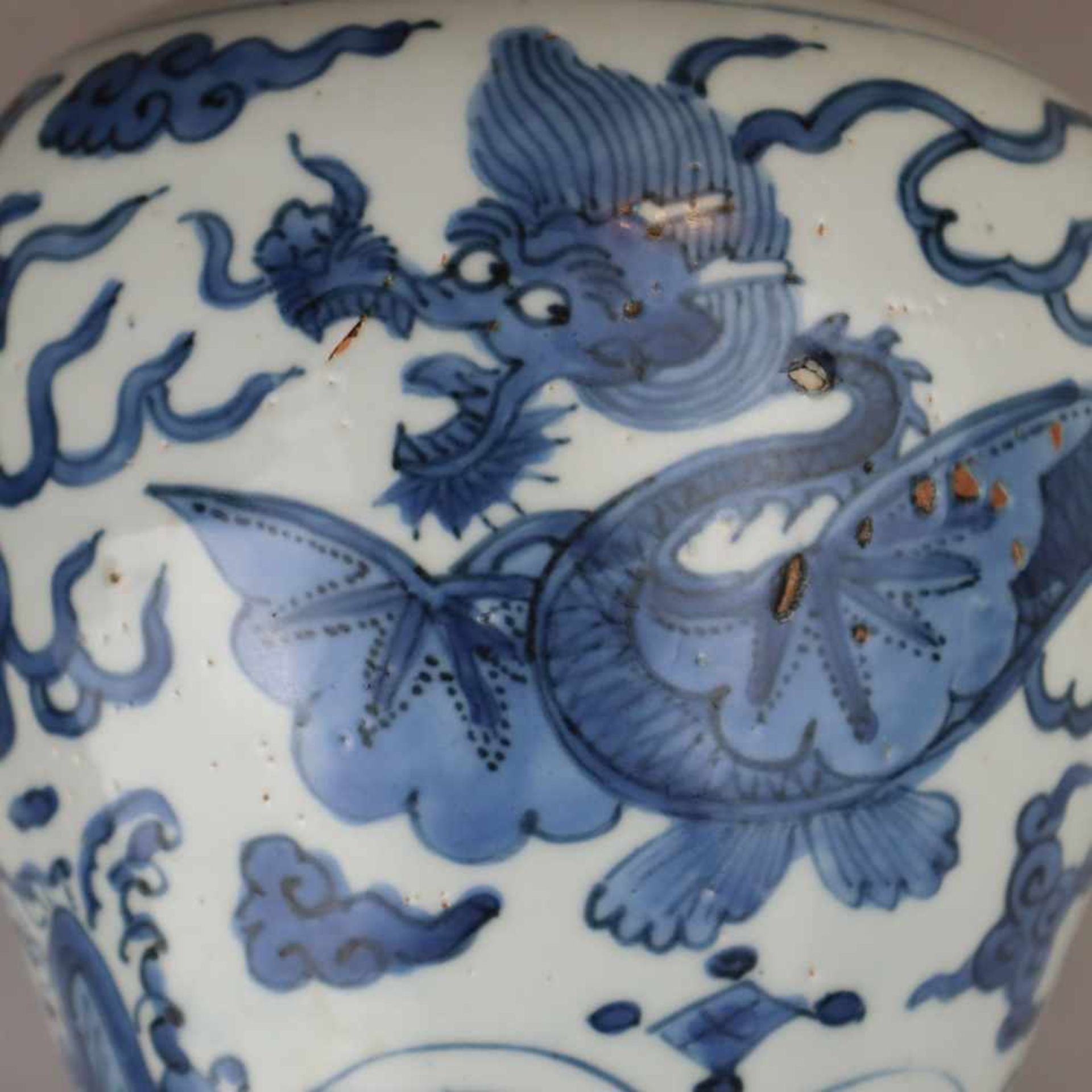 A BLUE AND WHITE 'DRAGON' MEIPING,MING DYNASTY.Blauweiß-„Drachen“-Meipingvase – China, späte Ming- - Bild 6 aus 9