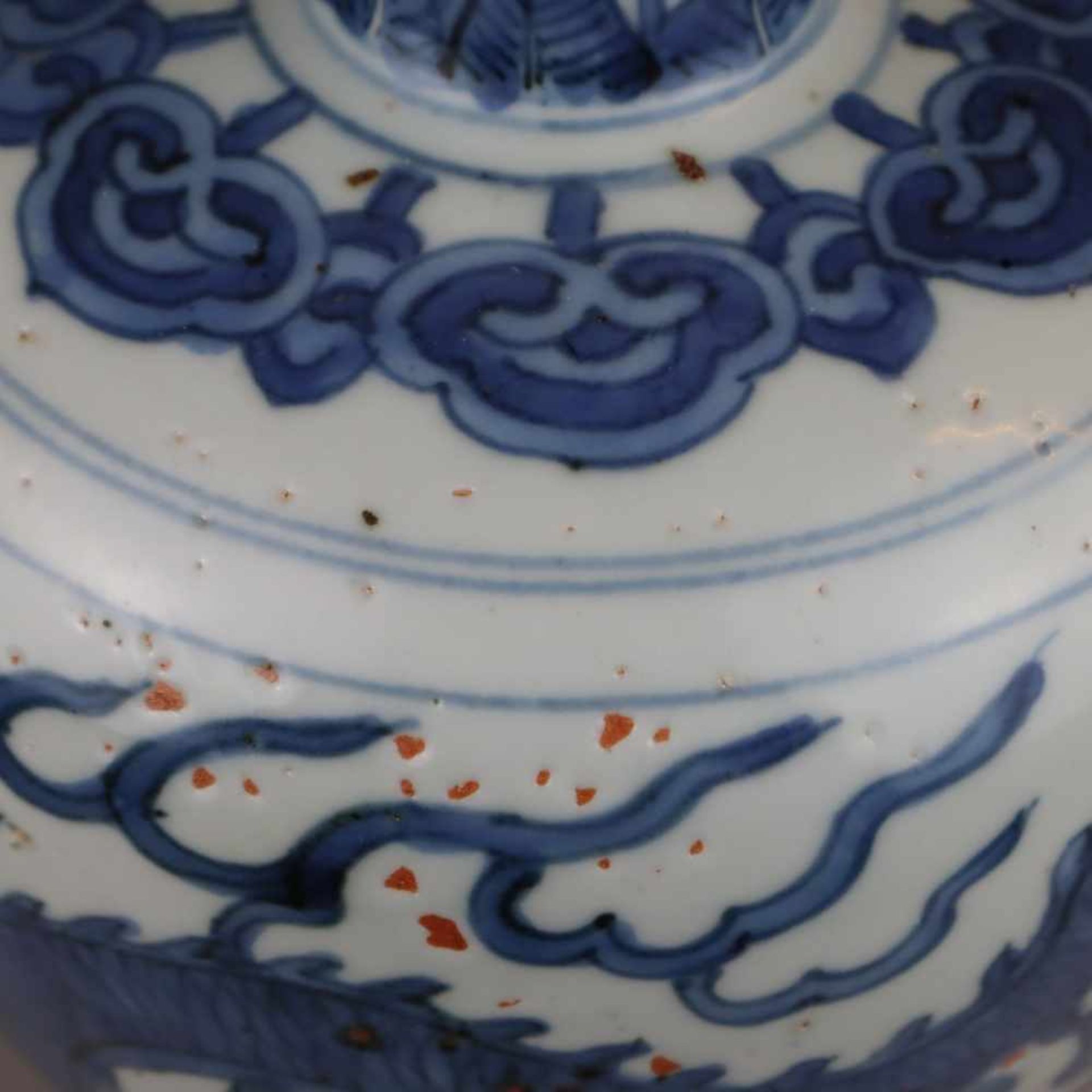 A BLUE AND WHITE 'DRAGON' MEIPING,MING DYNASTY.Blauweiß-„Drachen“-Meipingvase – China, späte Ming- - Bild 4 aus 9