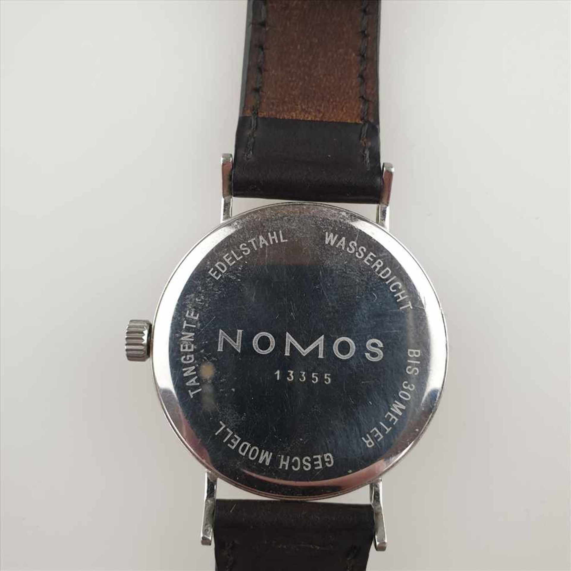 Herrenarmbanduhr "Nomos" - Modell "Tangente", Edelstahl-Gehäuse, Saphirglas, Handaufzug, arabische - Bild 4 aus 4