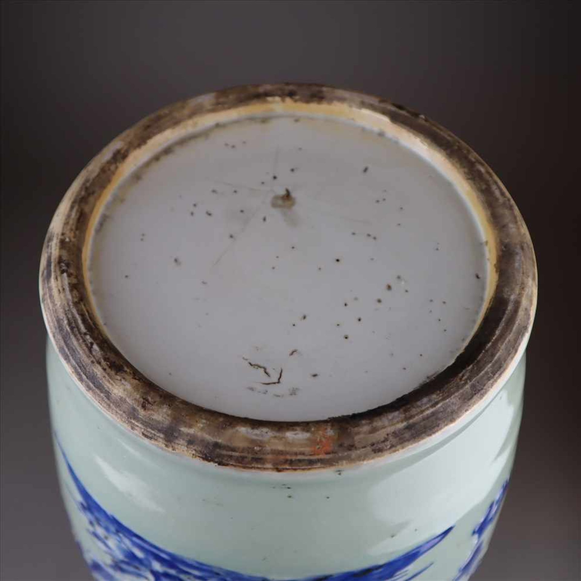 Bodenvase - China, Porzellan mit Blau-Weiß Dekor auf Seladongrund, schauseitig Floraldekor mit - Bild 8 aus 8