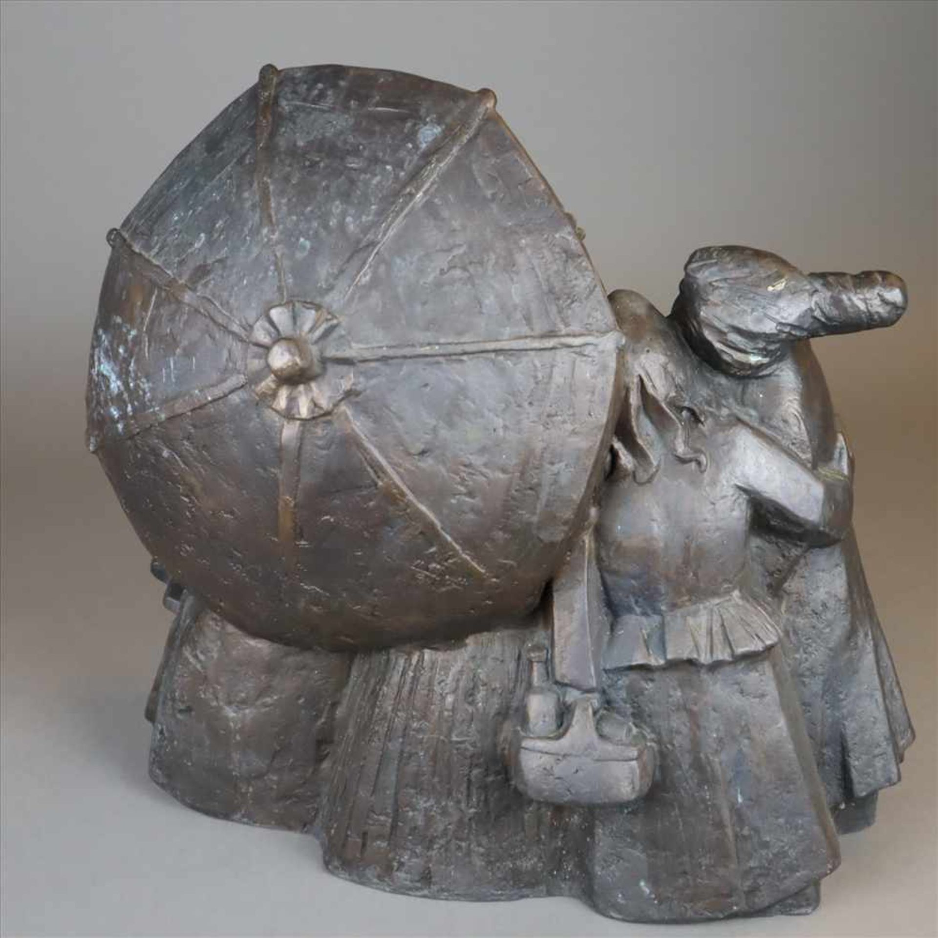 Prasch, Hans (1925-Bad Orb-1999) - Marktszene mit 5 Figuren, Bronze, braun patiniert, - Bild 8 aus 9