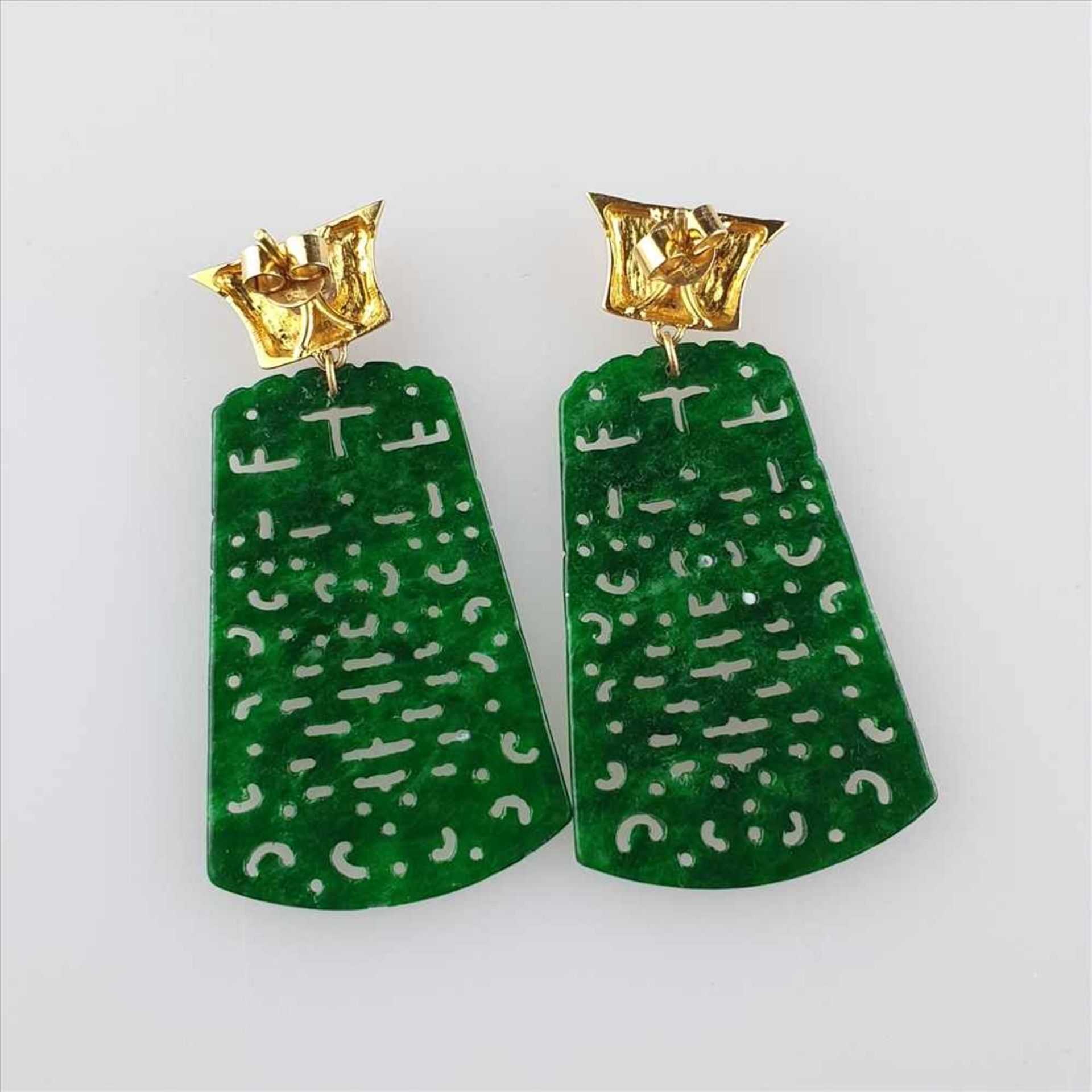 Paar Jade-Diamant-Ohrhänger - Gelbgold (Sicherungen gestempelt 750) ausgefasst mit je 8 kleinen - Bild 4 aus 4