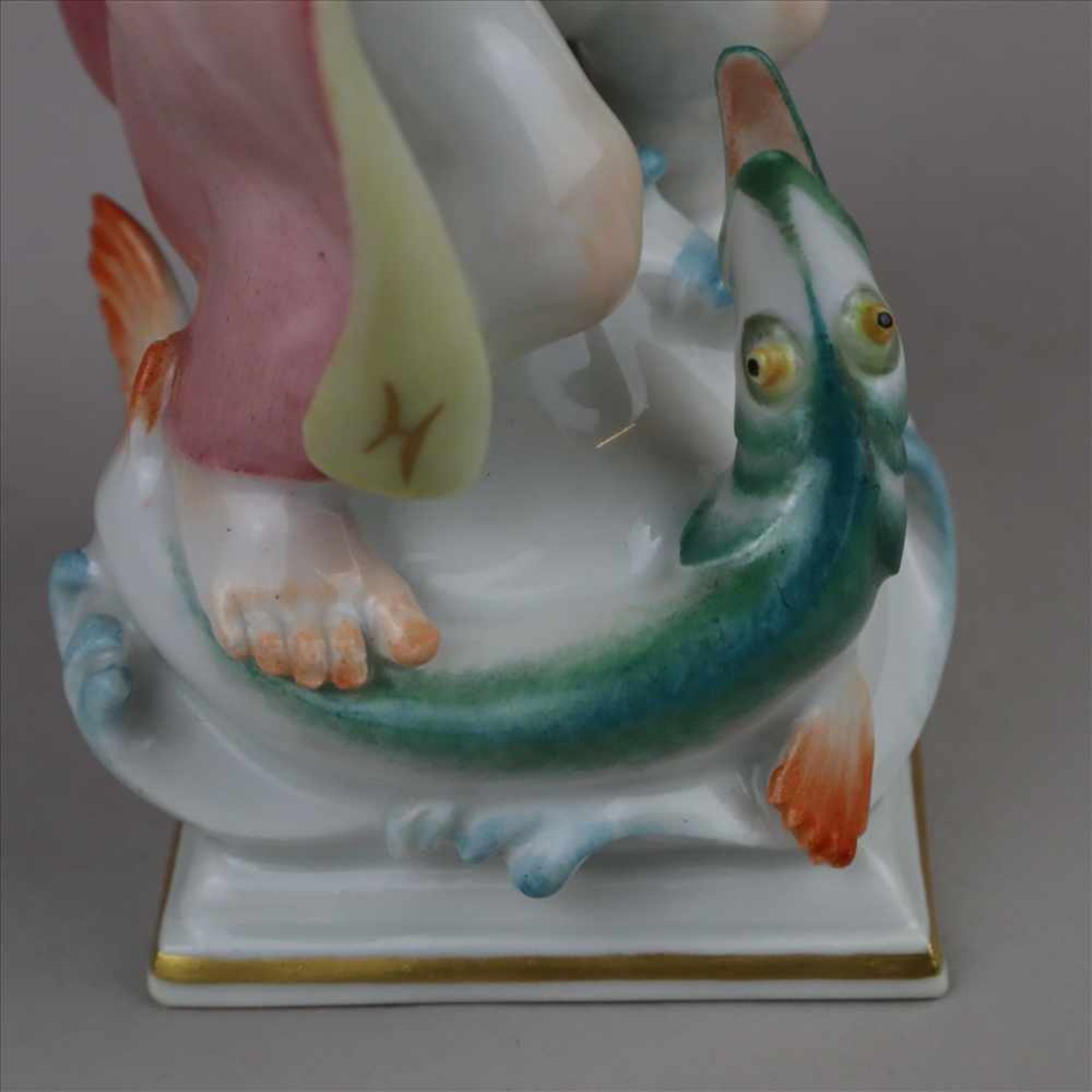 Porzellanfigur "Tierkreiszeichen Fisch" - Meissen, unterglasurblaue Schwertermarke, Modell - Bild 10 aus 16