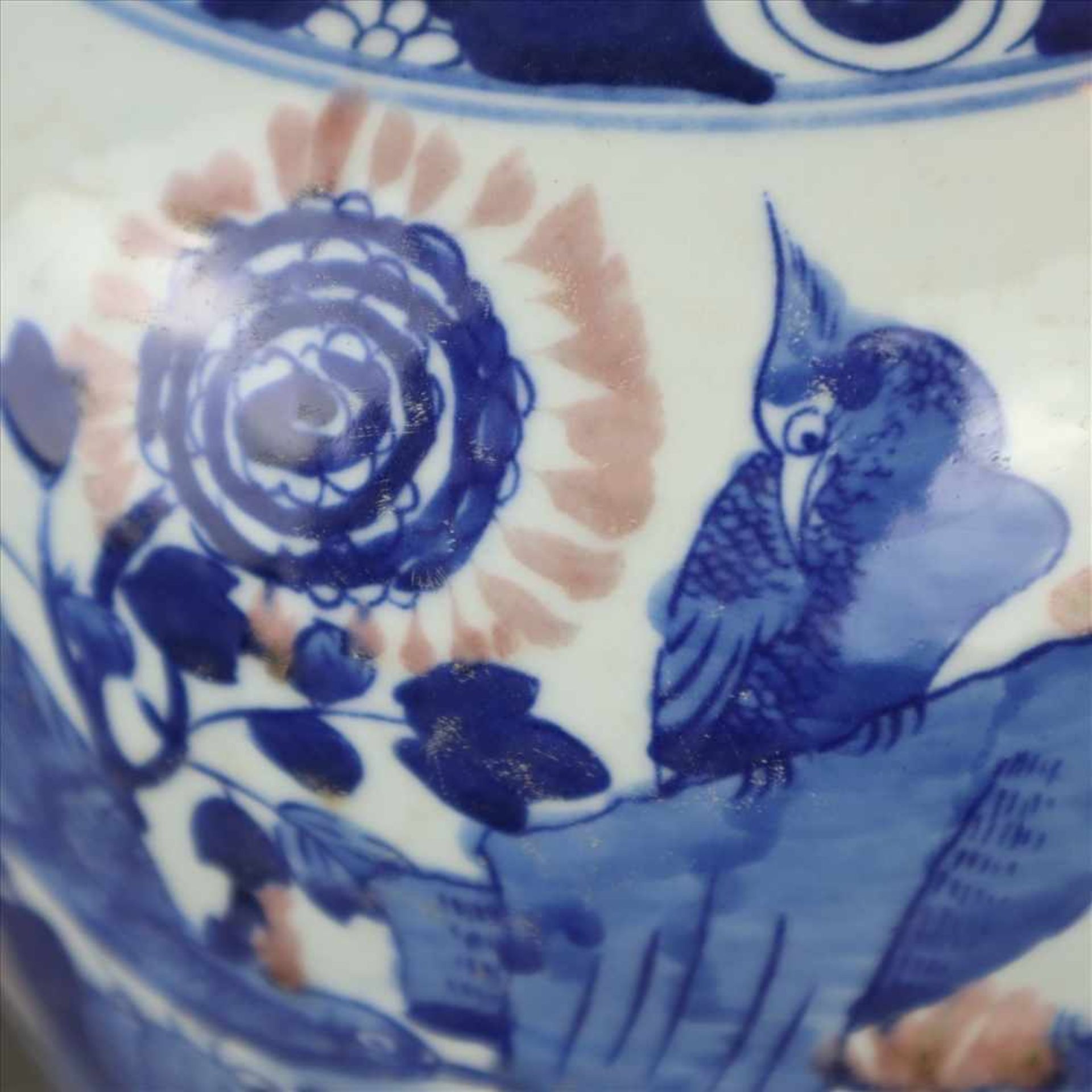 Balustervase - China, Bemalung in Unter-und Aufglasur mit Vogel auf blühendem Strauch sowie - Bild 4 aus 9