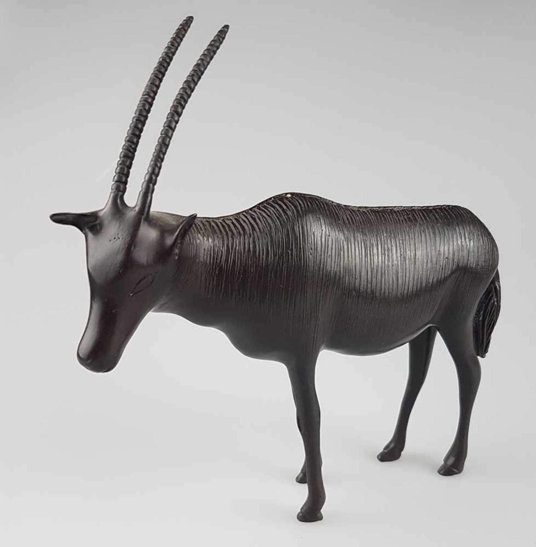 Bronzefigur "Antilope" - vollplastische Darstellung, ungesockelt,H./L.ca.17,5cm- - -18.50 % buyer'