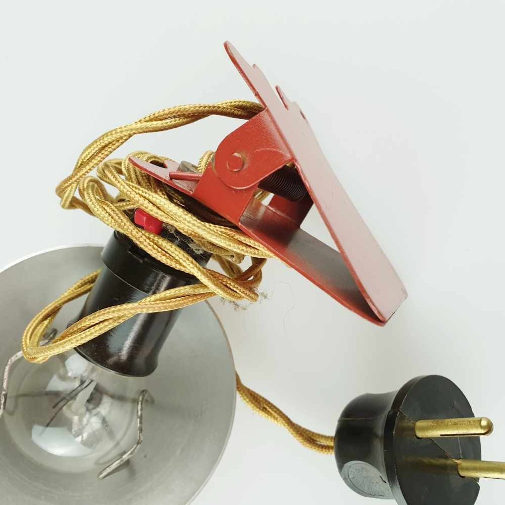 Klemmlampe- Metallschirm, rot gefasst,1-flammig elektrifiziert, Entwurf wohl Marianne Brandt, - Bild 4 aus 7