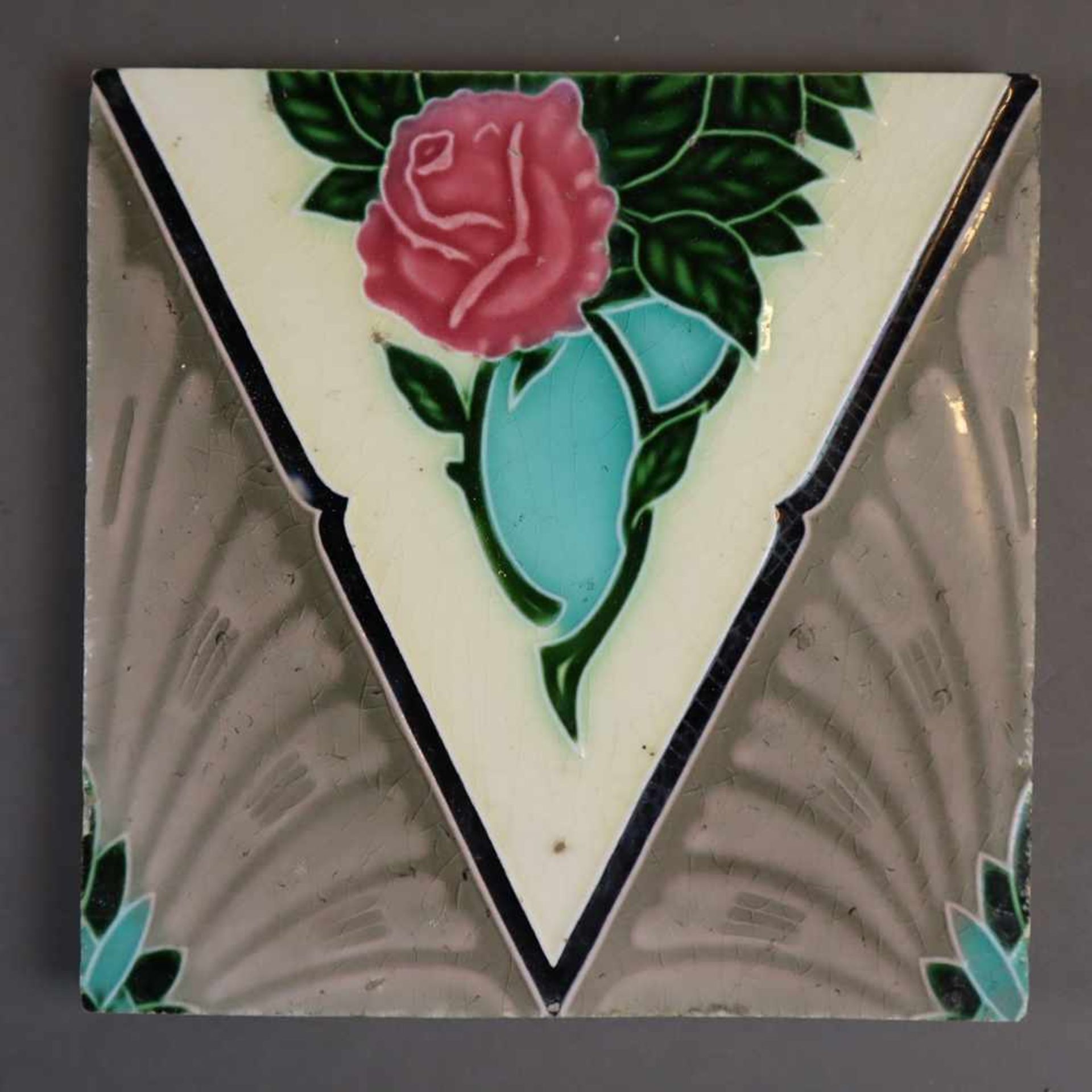 Konvolut Jugendstil-Kacheln - 4-tlg, Keramik, mit diversen floralen Motiven, Glasur krakeliert u. - Bild 2 aus 7