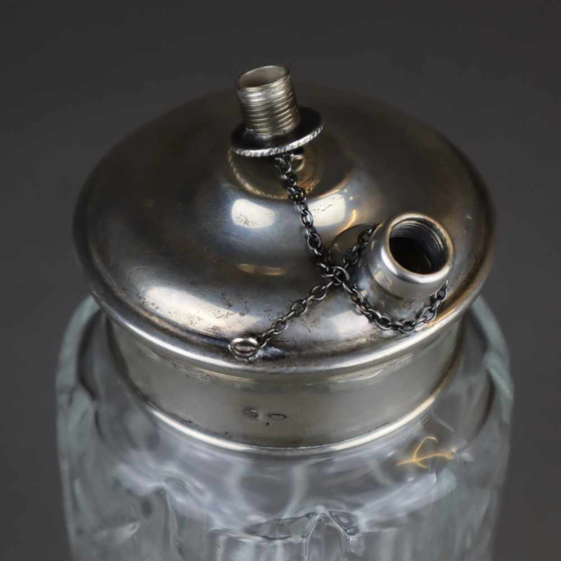 Cocktail-Shaker - Italien um 1930, geschliffener Kristallglaskorpus mit Silbermontierung und - - Bild 3 aus 5