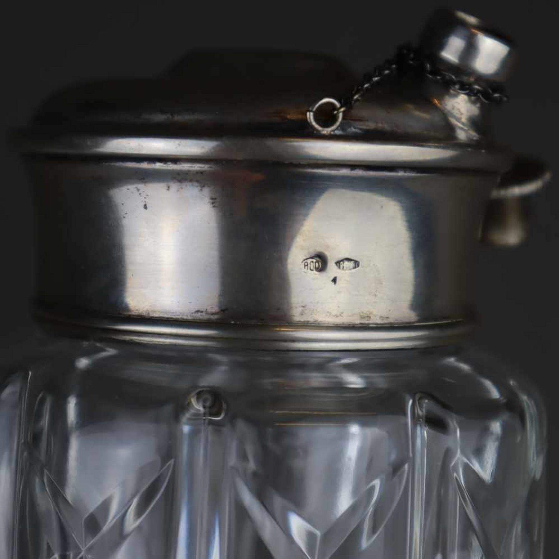 Cocktail-Shaker - Italien um 1930, geschliffener Kristallglaskorpus mit Silbermontierung und - - Bild 5 aus 5