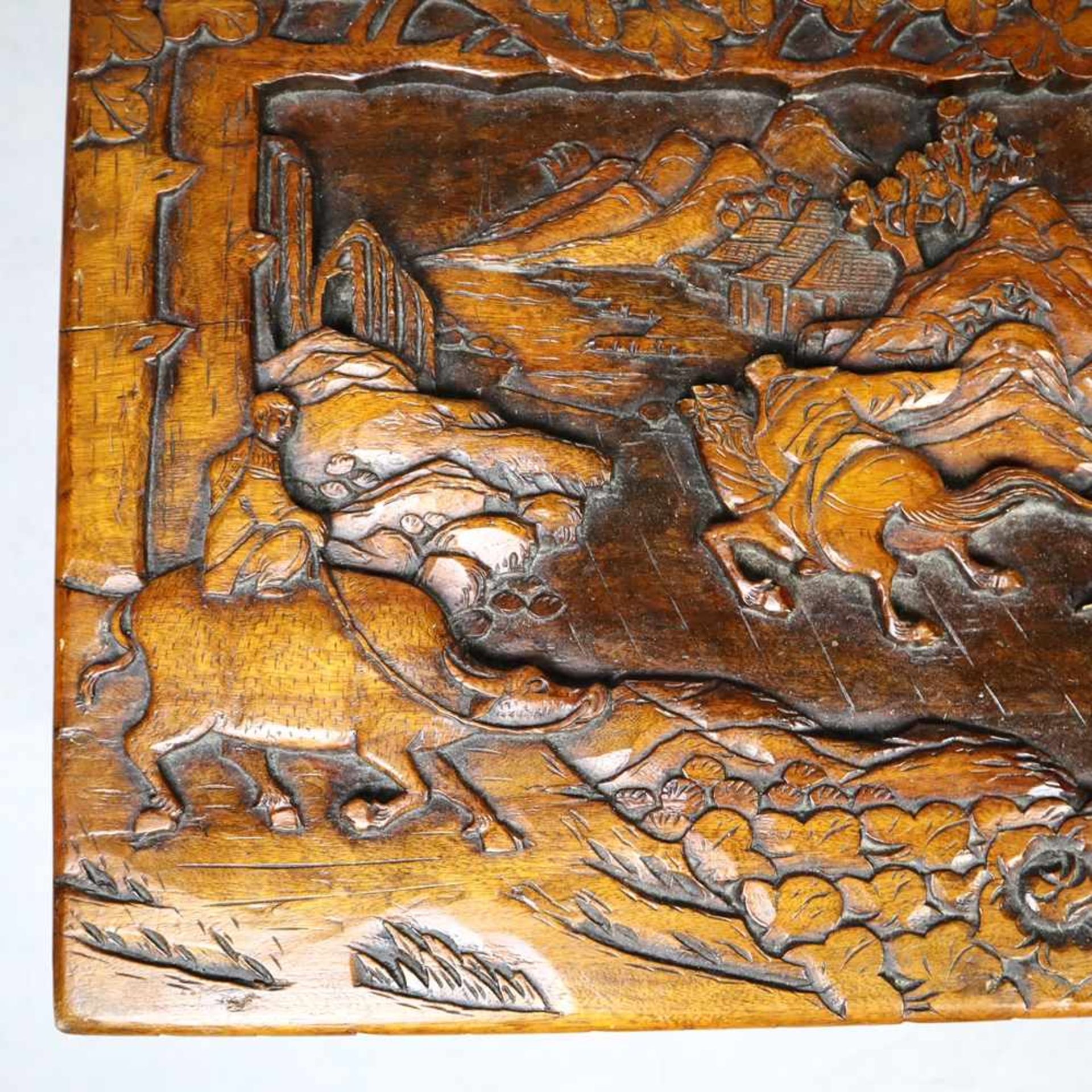 Kleine Truhe - China, Sandelholz, rechteckige Form mit Scharnierdeckel, ringsum reliefartige - Bild 5 aus 14