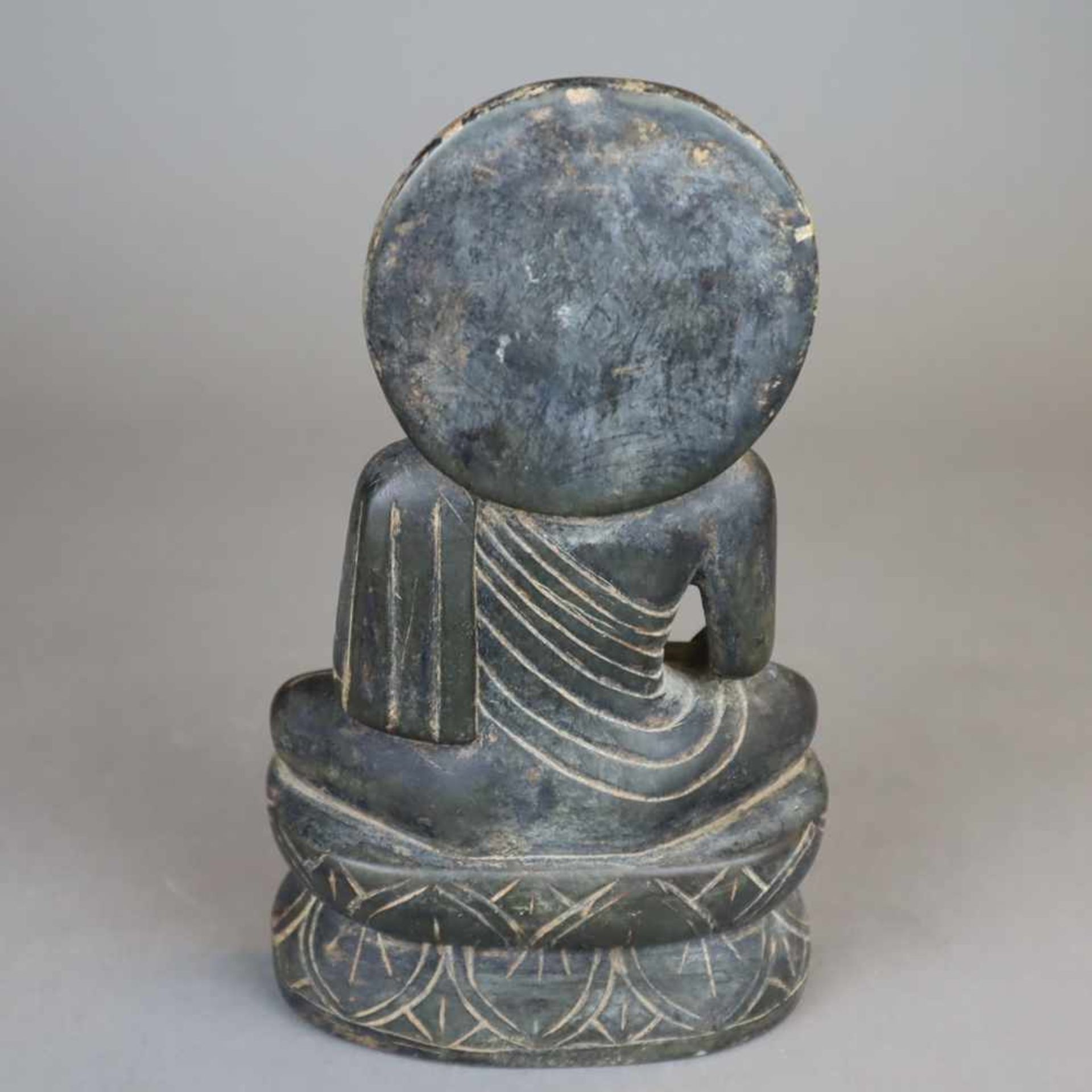 Buddha Shakyamuni - Steinskulptur, Indien, mit verschränkten Beinen mit nach oben zeigenden - Bild 2 aus 5