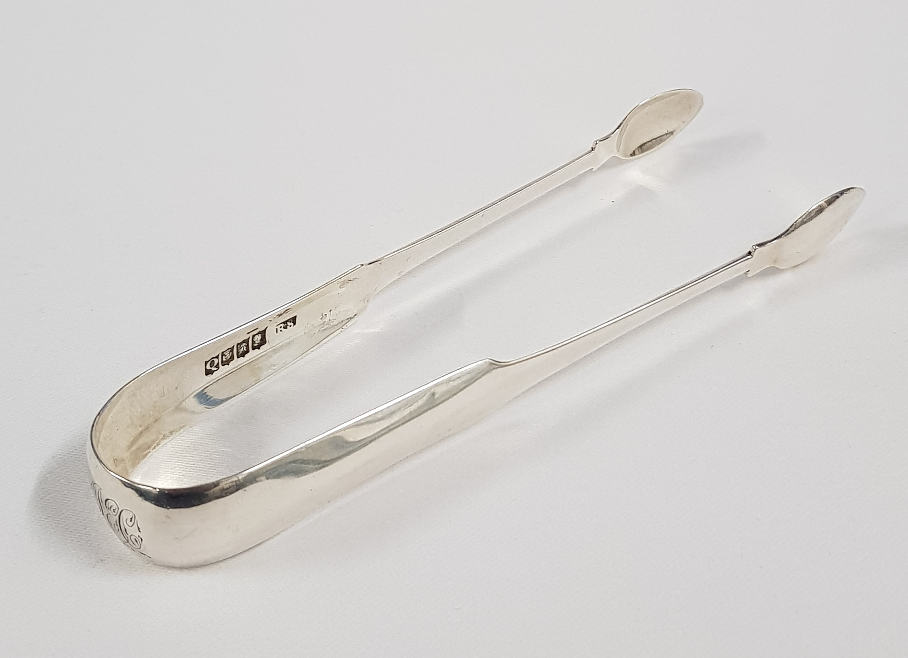 PAIR OF GEORGE III IRISH SILVER SUGAR TONGS - DUBLIN