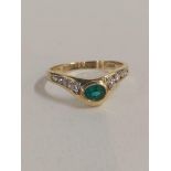 18CT GOLD DIAMOND & EMERALD RING