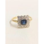 18CT GOLD DIAMOND & SAPPHIRE SQUARE RING