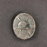A BLACK WOUND BADGE - NICE CONDITION