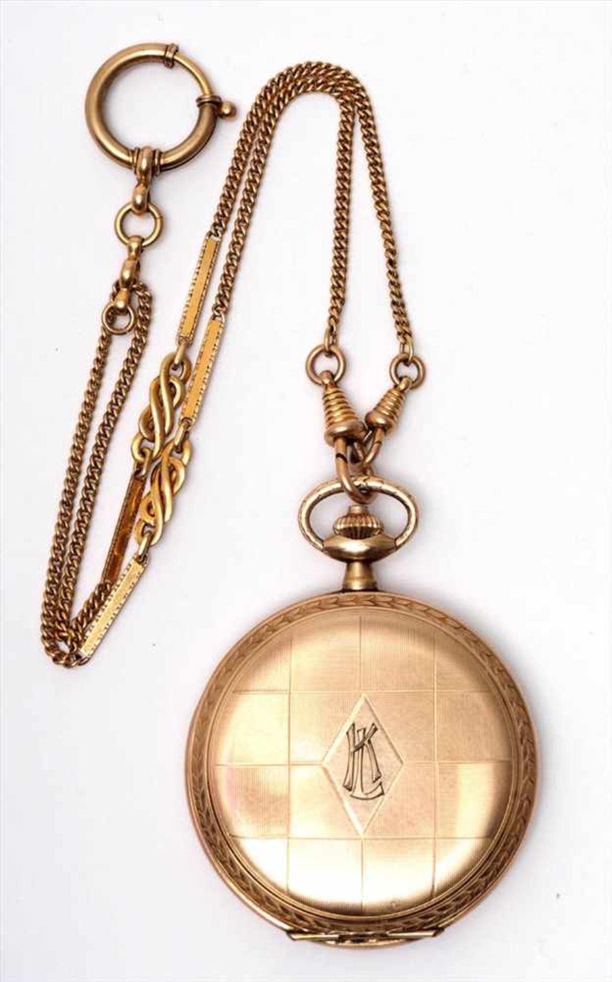 Savonette, 20er/30er JahreGeometrisch graviertes Gehäuse aus vergoldetem Metall. Goldfarbenes