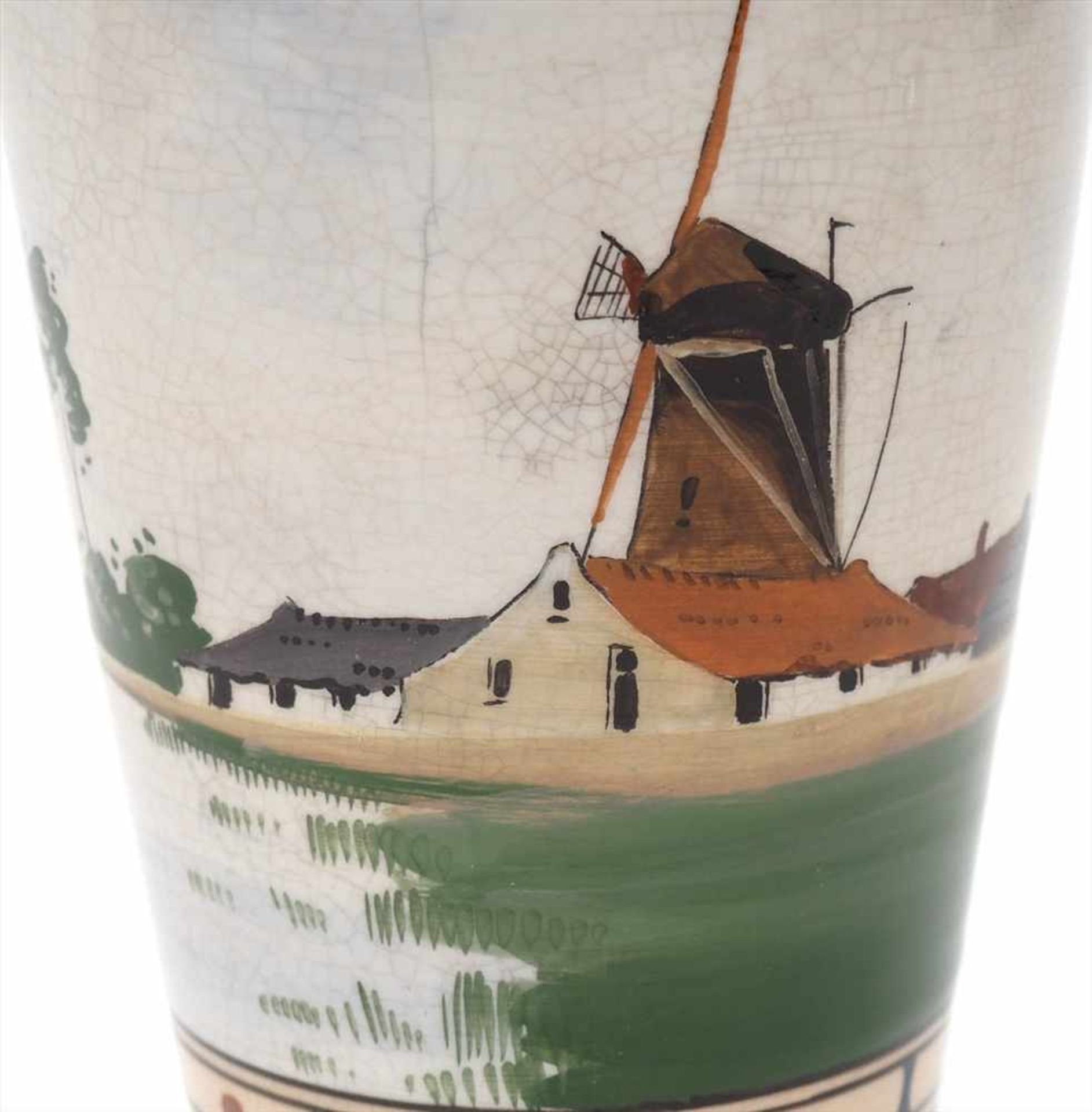 Vase, GoudaSchlanker, tropfenförmiger Korpus mit kurzem Stegrand. Umlaufender, polychrom gemalter - Image 3 of 5