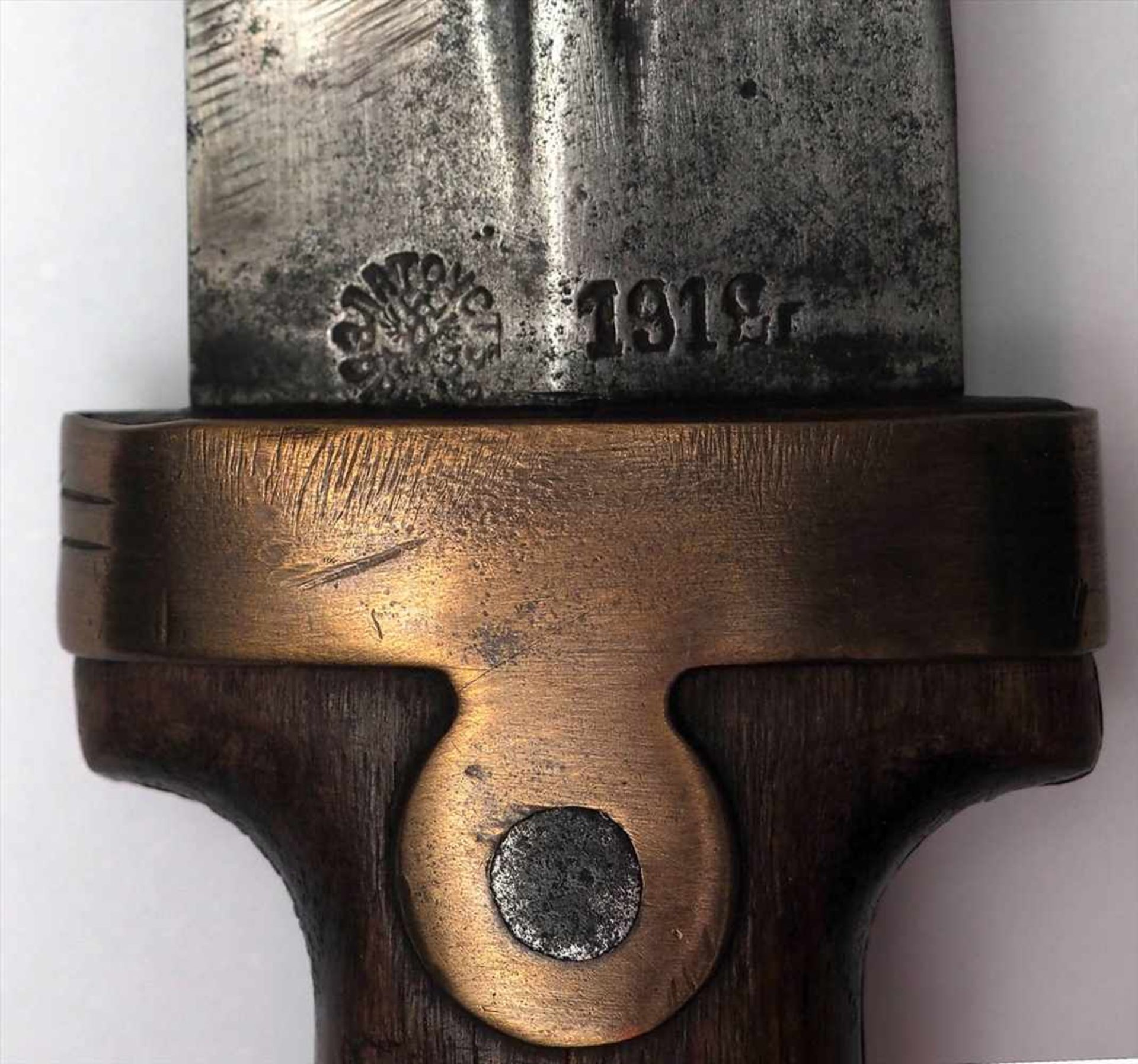 Säbel, Russland, dat. 1918Leicht geschwungene Klinge mit doppelter Blutrille. Holzgriff mit - Image 5 of 5