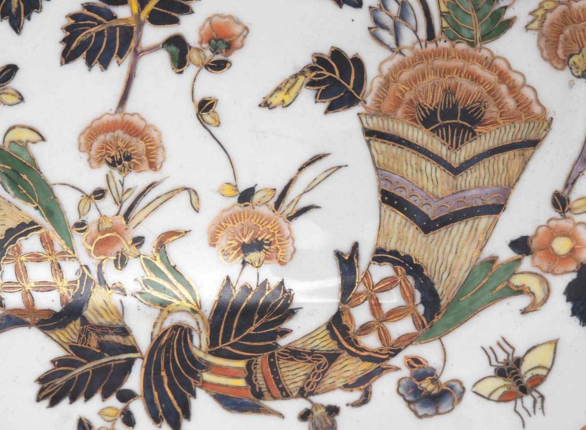 Anbietplatte, ChinaAchteckige Form. Über Fahne und Spiegel Füllhörner, Blüten, Insekten und Vogel in - Bild 3 aus 4