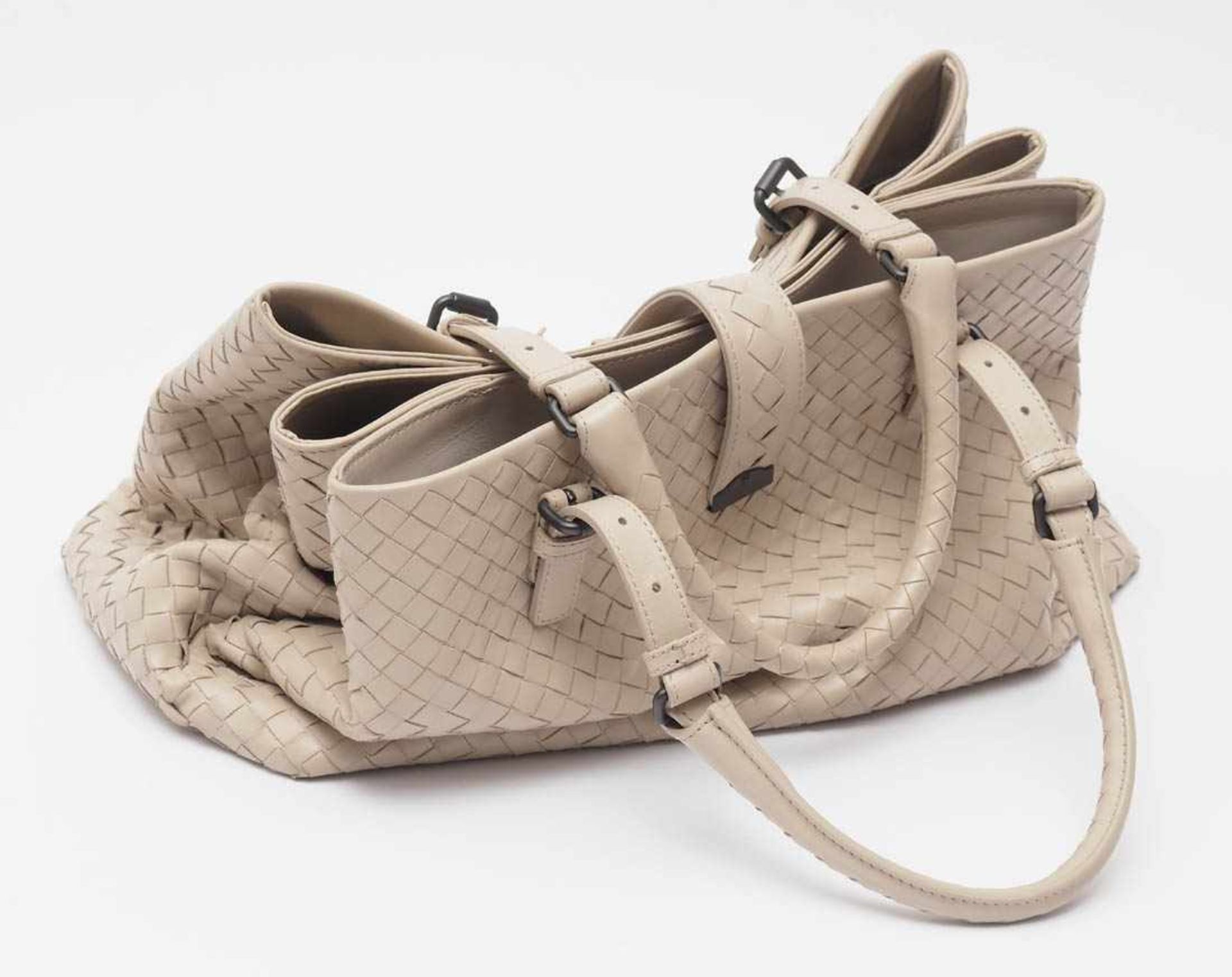Damenhandtasche, Bottega VenetaRechteckige Form aus beigefarbenen, gewebten Lederbändern mit - Bild 5 aus 7