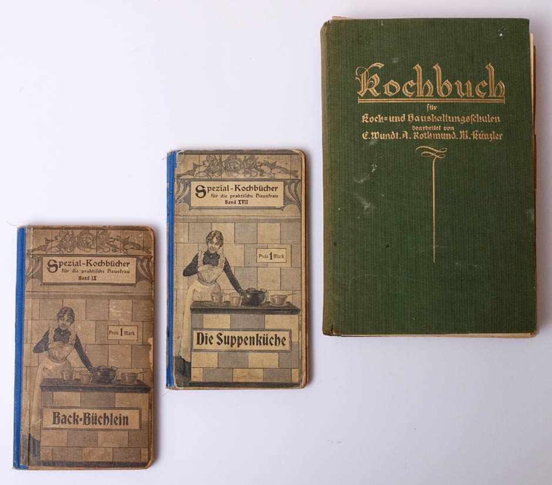 Drei KochbücherAnna Müller-Lubitz: Backbüchlein, Vobach, Berlin um 1900; Dieselbe: Die