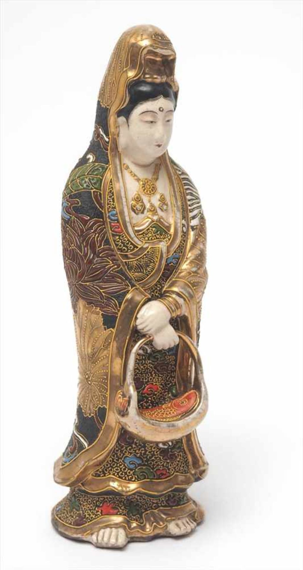 Figurine, JapanStehender Weiser in bodenlangem Ober- und Untergewand mit kronenartiger Kopfbedeckung