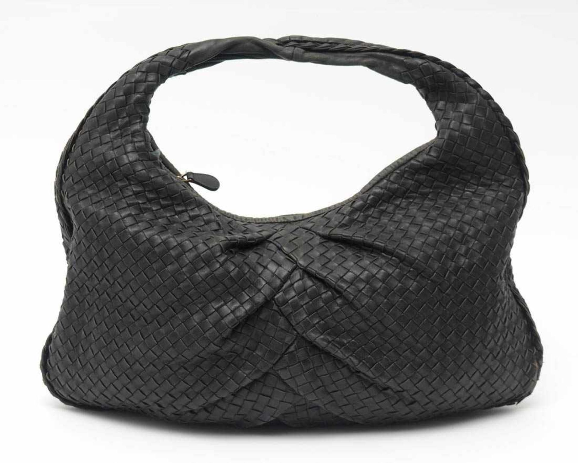 Schultertasche, sog. "Hobo Bag", Bottega VenetaQuerovale Form aus schwarzen, gewebten Lederbändern - Bild 3 aus 6