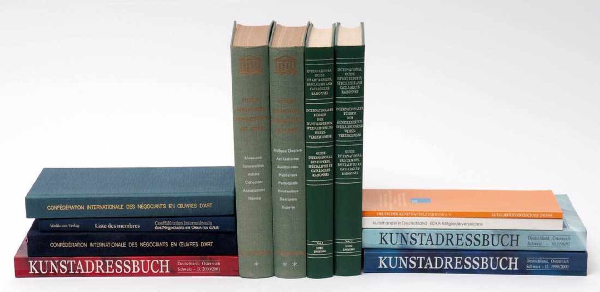 Zwölf div. Kunstadressbücher etc.