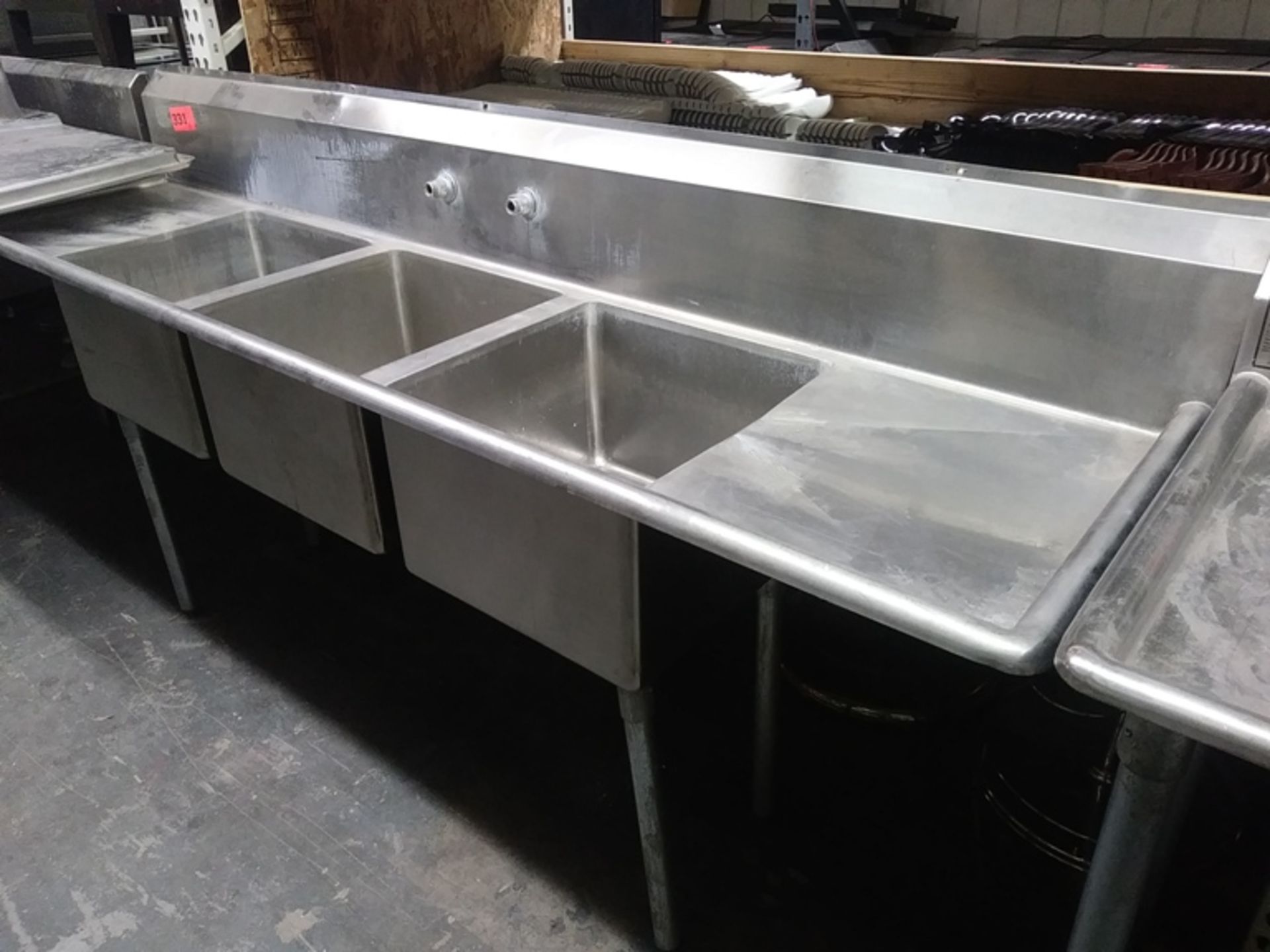 3 COMPARTMENT STAINLESS STEEL SINK (size: 94" L X 25" D X 44.5" H)