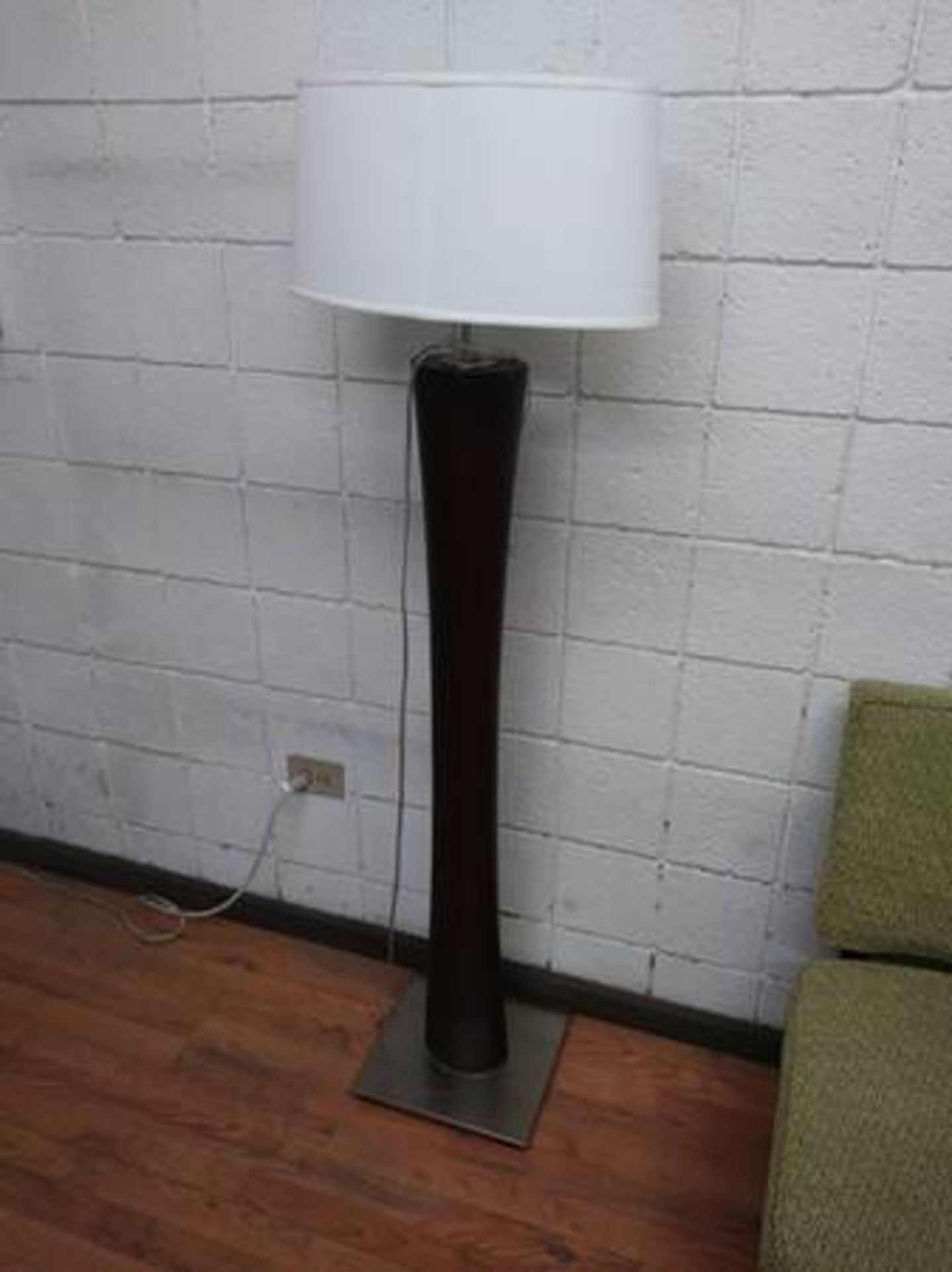 5 FT TALL LAMPS (bid 1 money) (qty 50) - Image 3 of 3