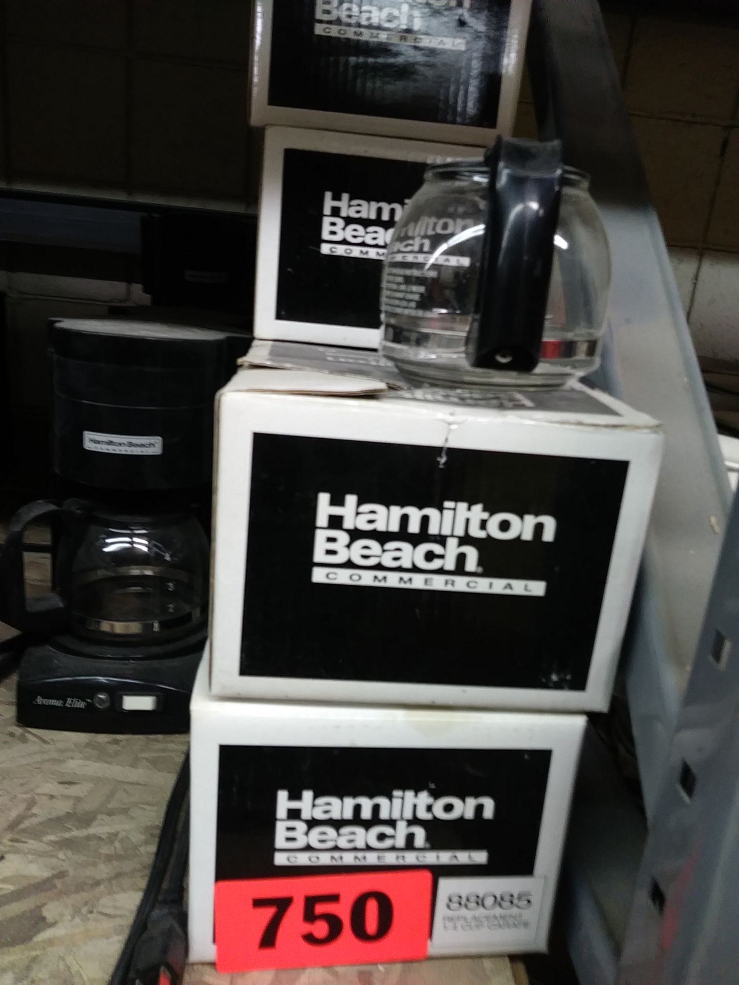 (QTY: 9) USED MISC 4 CUP COFFEE MAKERS, (QTY: 26) NEW HAMILTON BEACH 4 CUP CARAFES - Image 2 of 3