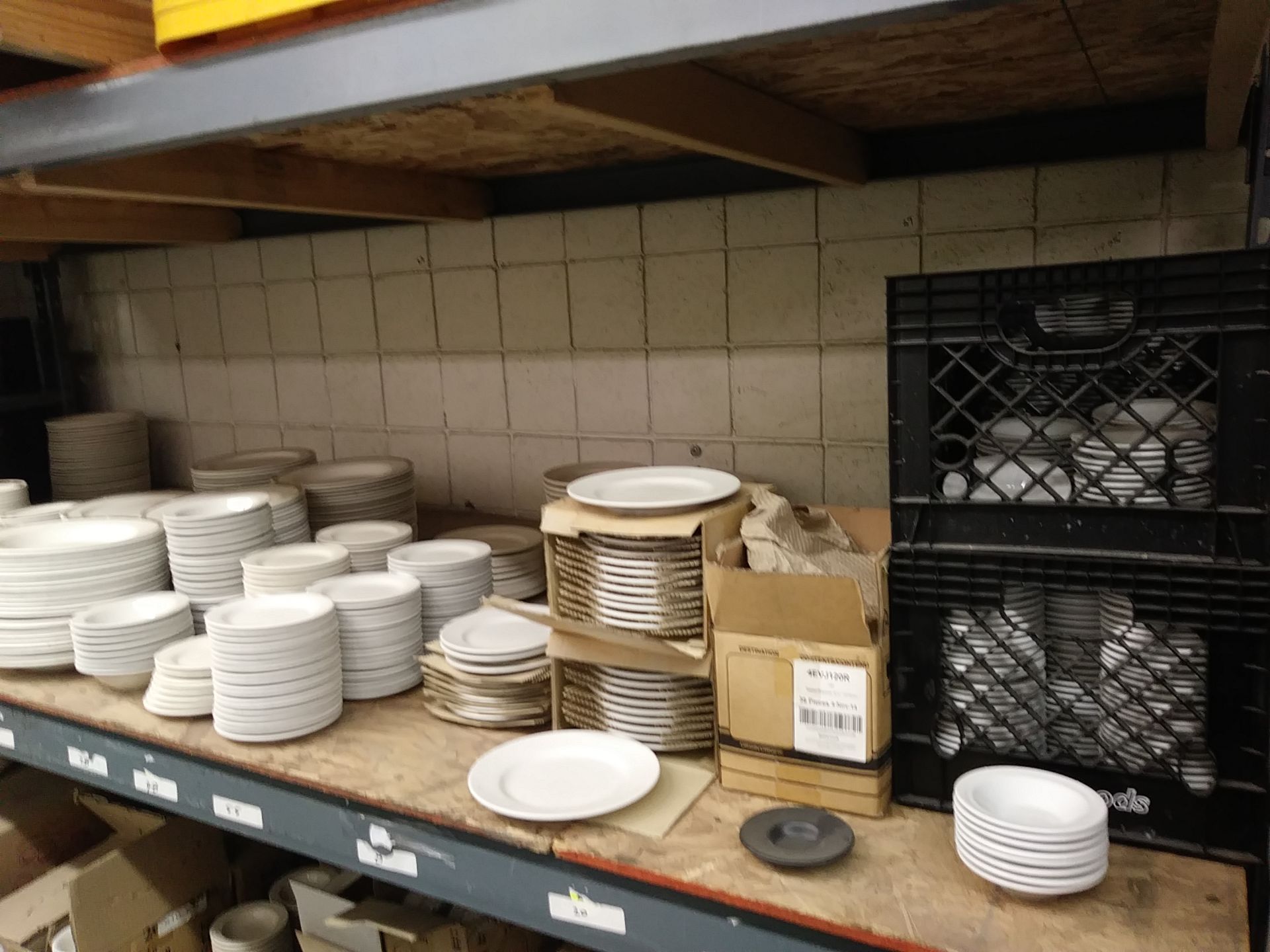 CONTENTS OF ENTIRE SHELF - (MISC DISHES ) INCLUDES: OVER 300 PLATES, BOWLS & SAUCERS - SEE QTY - Image 15 of 16