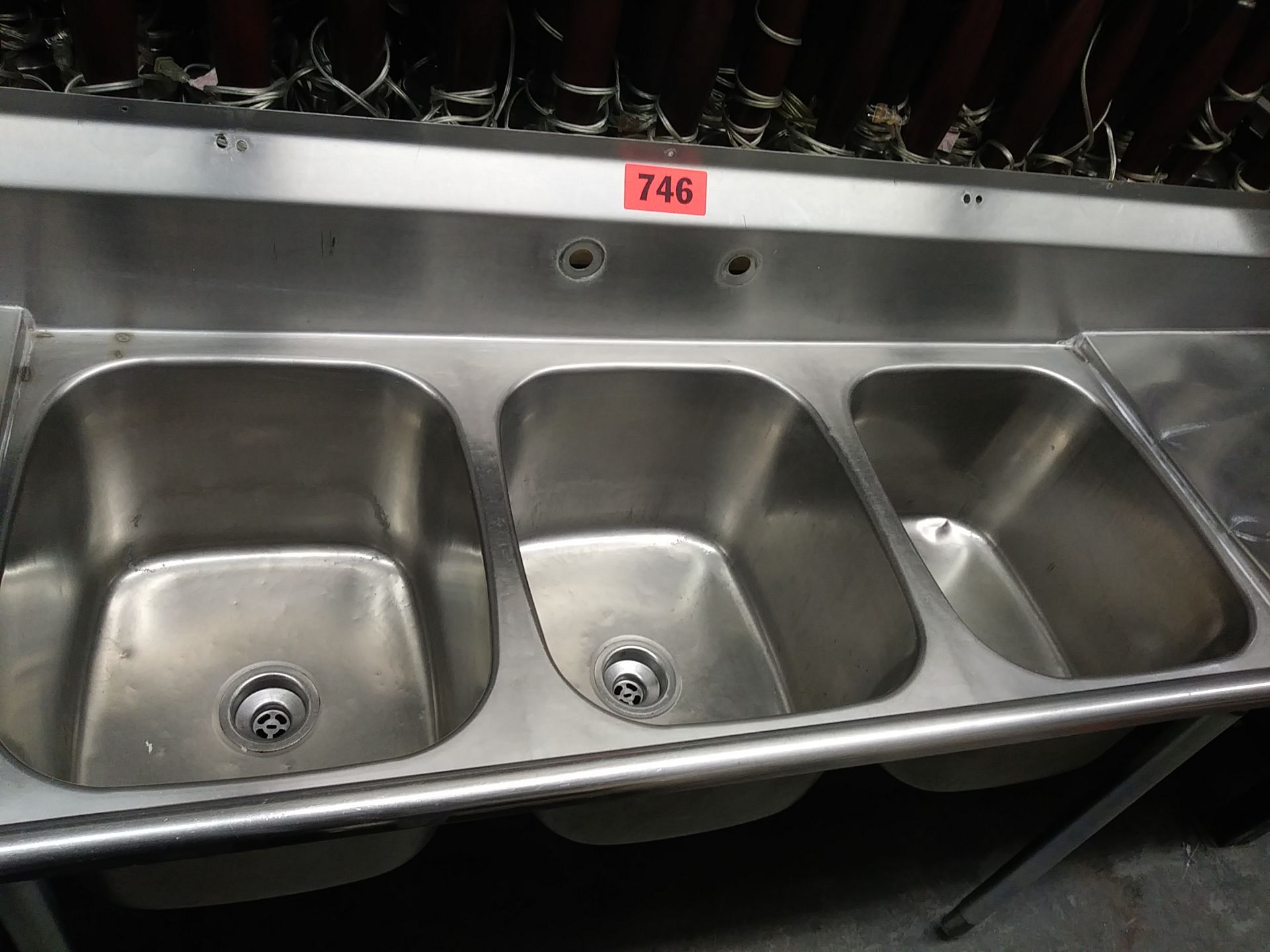 STAINLESS STEEL 3 COMPARTMENT SINK 102" LENGTH X 25" DEPTH X 37" COUNTER HEIGHT - Image 3 of 3