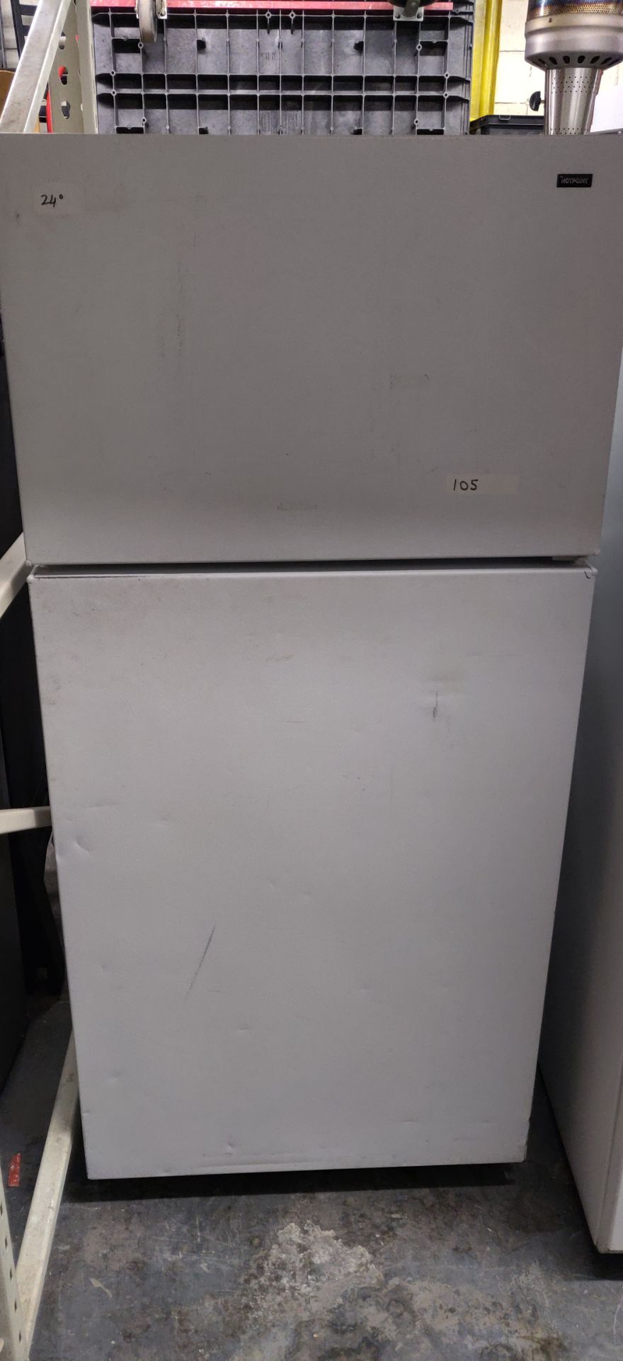 HOTPOINT HOUSEHOLD REFRIGERATOR W/ FREEZER