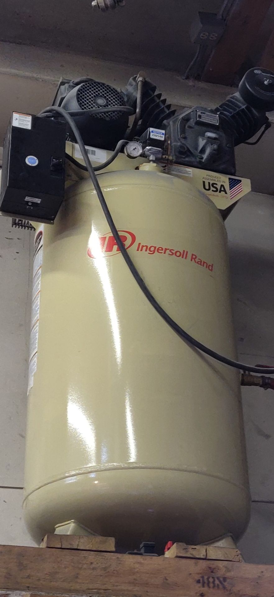 INGERSOL RAND AIR COMPRESSOR (MODEL: 2475)