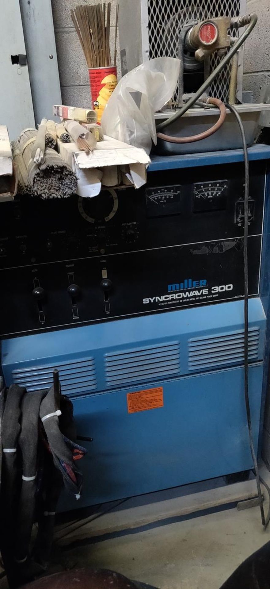 INDUSTRIAL WELDER - MILLER SYCHRONWAVE 300, AC/DC GAS TUNGSTEN ARC OR SHIELDED METAL ARC WELDING - Image 2 of 3