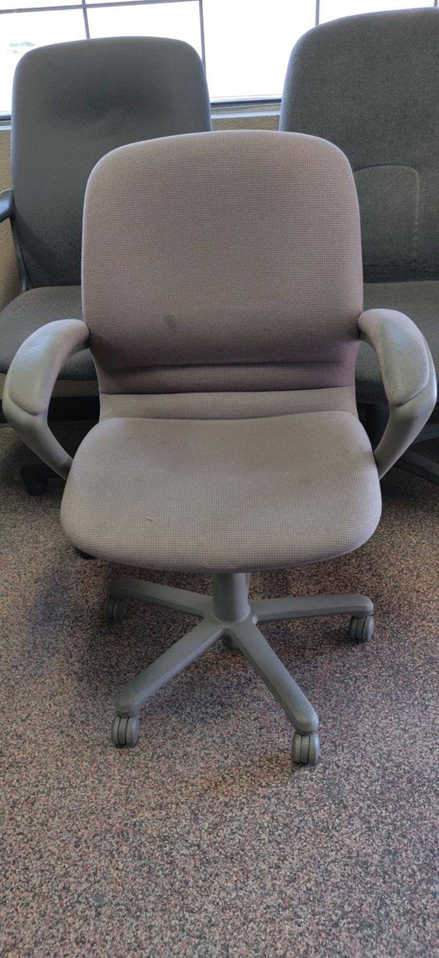 OFFICE CHAIRS W/ ARM REST (QUANTITY X YOUR BID) - Image 9 of 11