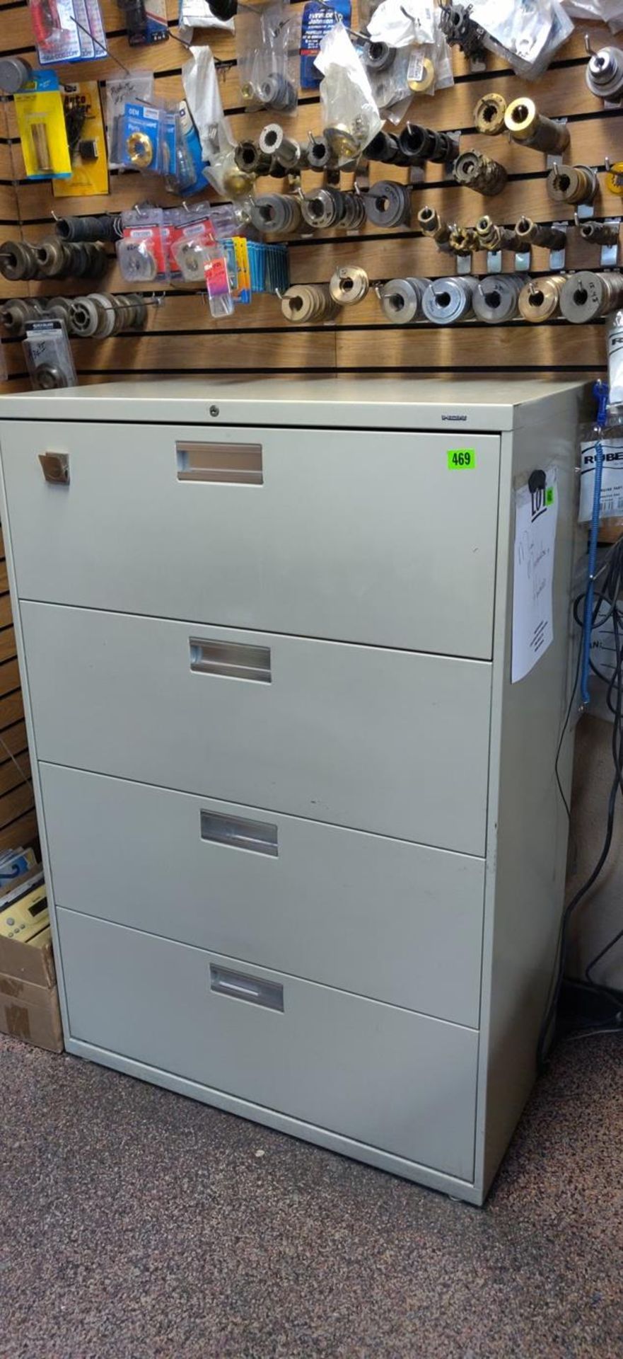 BEIGE 4 DRAWER CABINET 4 FT TALL - COMES WITH SOME MISC OFFICE SUPPLIES - Image 3 of 5