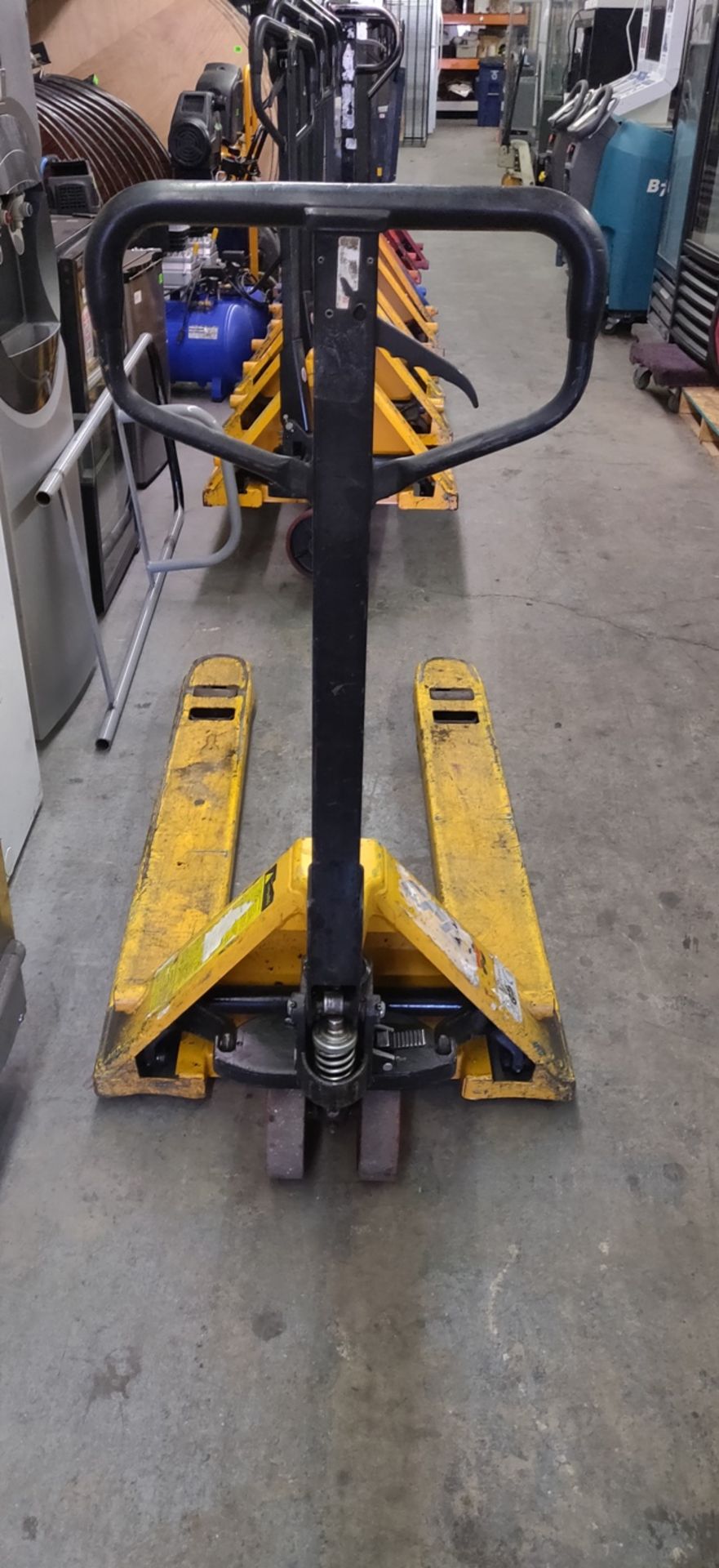 PALLET JACK - Image 2 of 3