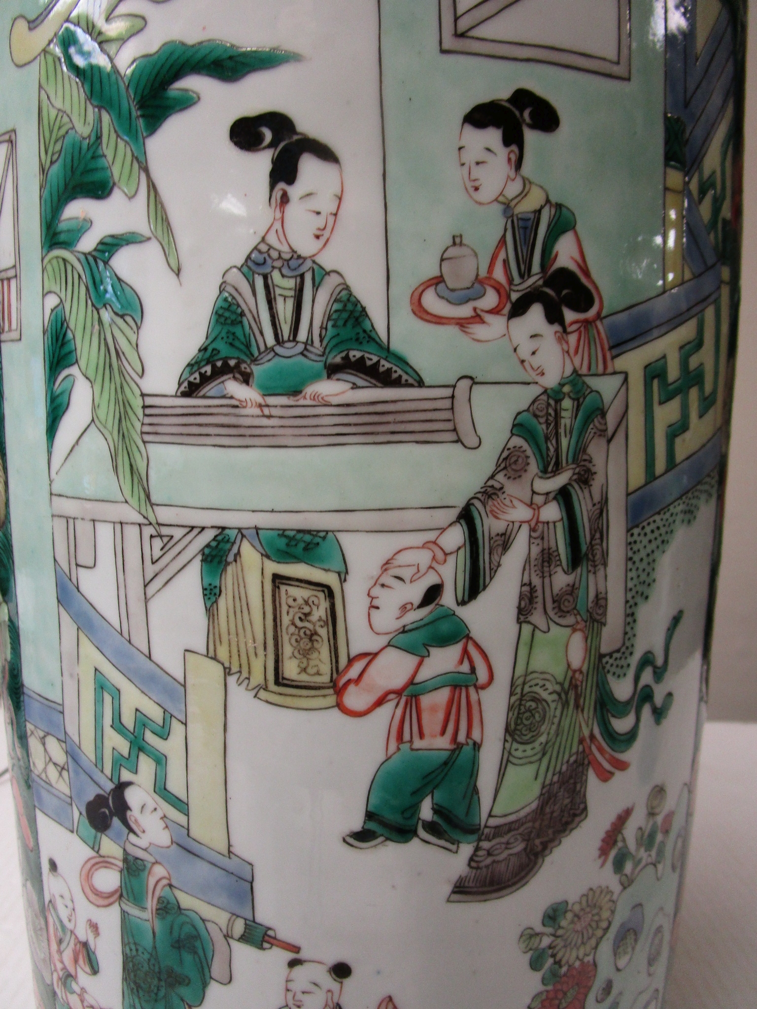 A Chinese Famille Verte Enameled Rouleau Vase Late Qing dynasty - Image 9 of 11