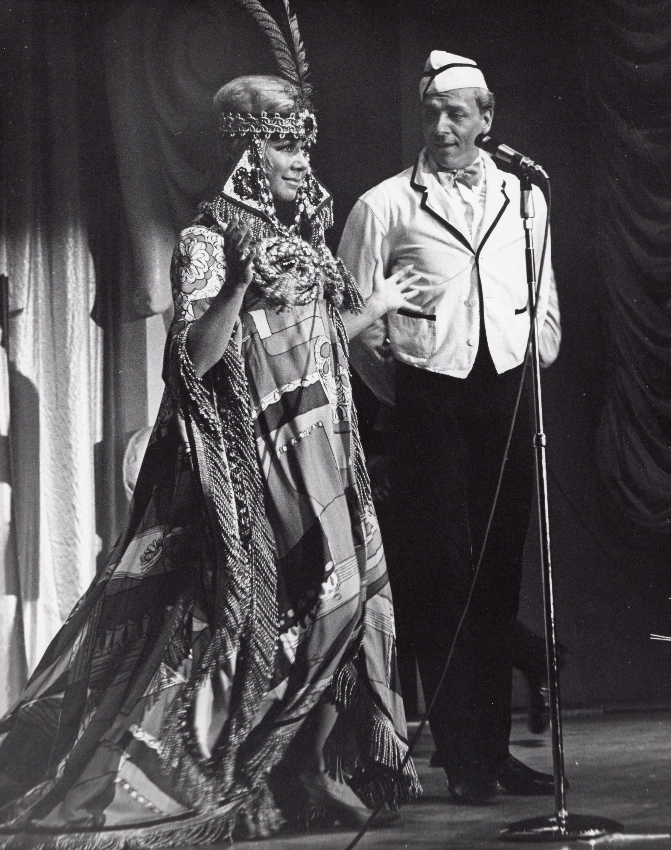 A Mitzi Gaynor 'Madame Zenovia' costume designed by Bob Mackie - Image 3 of 4