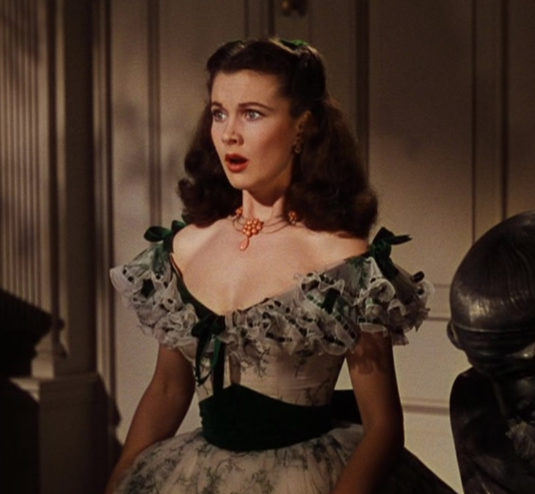 A Vivien Leigh coral necklace worn at the Twelve Oaks barbeque in Gone With the Wind - Image 4 of 5