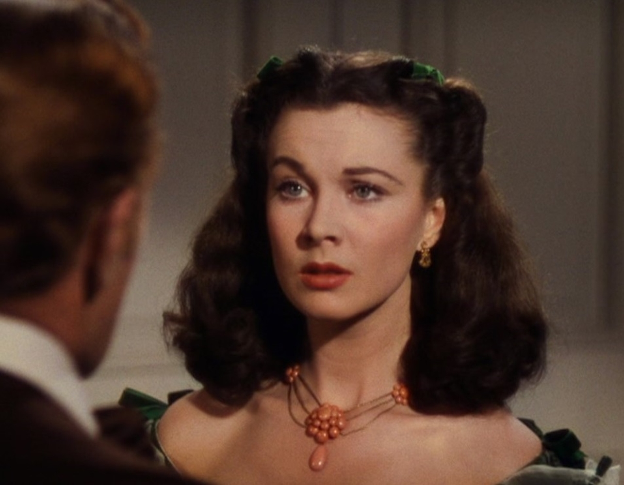 A Vivien Leigh coral necklace worn at the Twelve Oaks barbeque in Gone With the Wind - Image 2 of 5