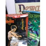 A lot of two 1.6 scale figures, The Green Hornet & Bruce Lee the Master. Both come with boxes.